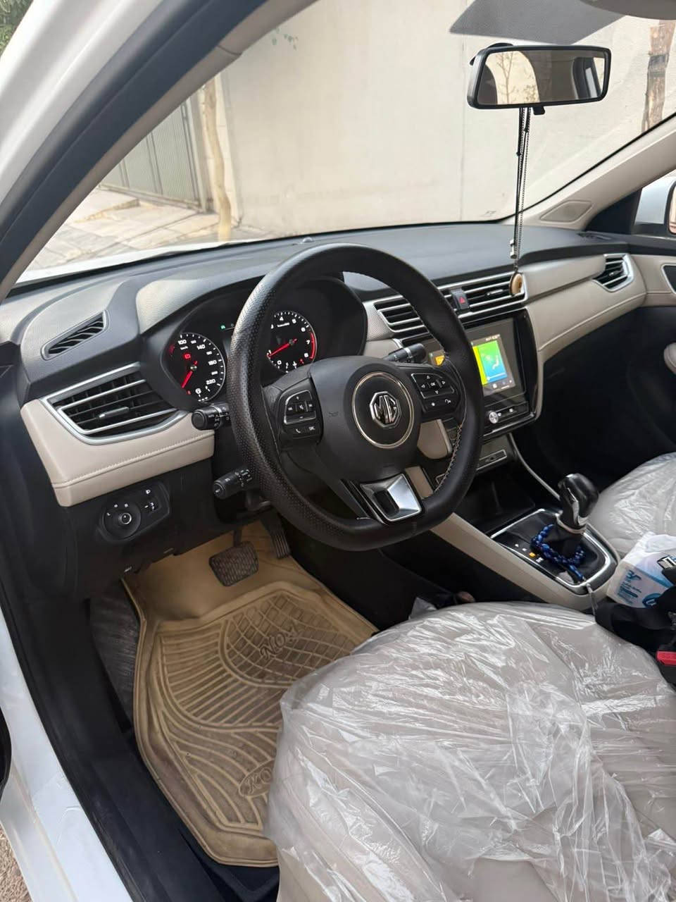 MG5 2023 comfort
مواصفات کۆمفۆرت
ویل لکسەری لەسەرە
٤٥ هەزار ڕۆشتوە
تەنیا ئەو دۆسیەیی لای سەکنی هەیە کە لە ڕەسمەکان دانراوە 
خۆم لە ضمانی شەریکەم دەرهێناوە
٩٨$ و مەجال
بەناوی خۆمەوەیە
*********** 
بەس واتساب جواب ئەیەمەوە أربيل, العراق
