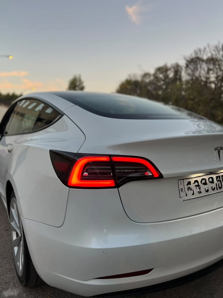 tesla
model 3
2022
تك ماطور
تمشي بالشحنه 425 كم
ماشيه 45000 ميل
السياره فعال بيها السوبر جارج (الشحن السريع)
السياره فعاله جميع انظمتها رادارات وحساسات
والاوتو بايلوت (القيادة الذاتيه)
السياره اونلاين وعليها جميع التحديثات واللغه العربيه
السياره فعال بيها التطبيق الاصلي مالتها الاحمر
السياره بيها ملف بوكالة الاردن وناجحة من كل الامور
السياره حادثها بنيد ودعاميه مبدل اصلي نفس اللون 
بدون قطرة صبغ كفاله عامه
رقم بغداد بأسمي تحويل ثاني يوم
السعر 155 ورقه
***********
