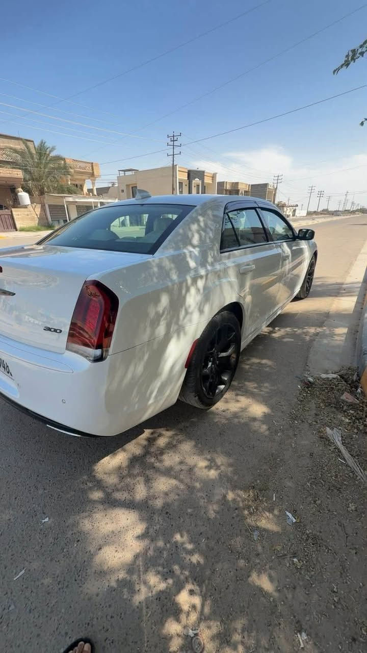 اوباما ابيض تورنك 23 كندي كلين  
ماشيه 60 
مواصفات 
حساس امامي خلفي
 رادار جانبي بدون فتحه كشنات اماميه كهرباء بصمتين شاشه كاربلي تشغيل عن
بعد السيارة جديده كلش واحلى من الصور 
رقم دهوك
***********
