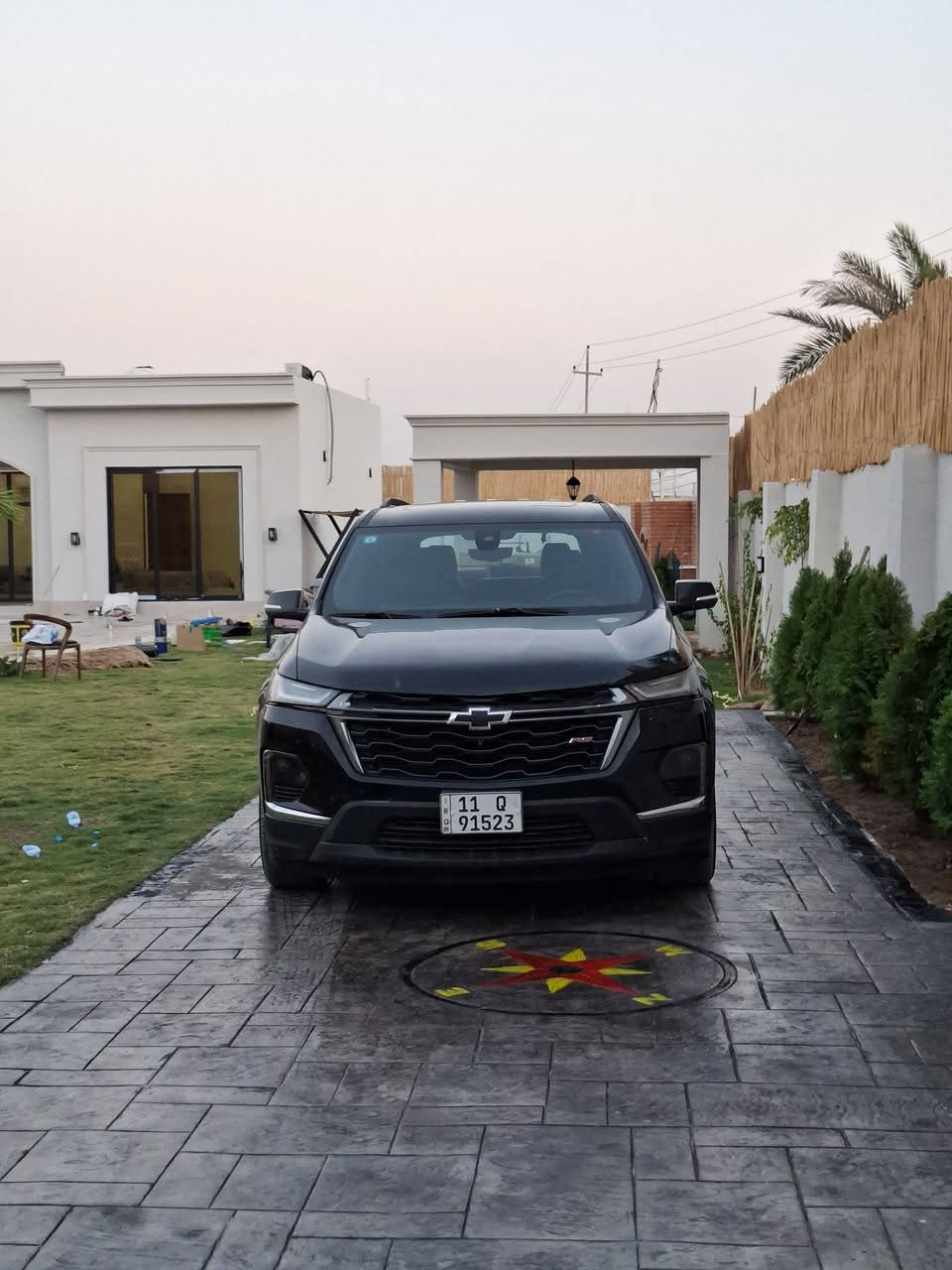 شوفرليت ترافرس RS 2023
اعلى فئة بالترافرس بجم رياضي دعامية اماميه RS يختلف عن باقي الفئات بالشكل 

مواصفات فول من كلشي 

فتحة سقف و بنوراما 
كشنات جلد تطريز RS احمر
دشبول مطعم بجلد 
قاصه 

كاميرات 360 درجة 

حساسات امامي وخلفي 

حساسات بالمري 

مري كهرباء 

تدفئة كشنات وسائق 

كشنات vip منفصلة 

بجم RS يختلف جذريا عن باقي الفئات 

ويل RS يختلف عن باقي الفئات 

الحادث 

تبديل 4 ابواب لون اسود مع تعمير بجهة السايق جاملغ امامي وخلفي والصندوق 

صبغ بسيط بالبنيد جزء صغير 

السعر 21800$  رقم بغداد حرة
***********
يعني 218 ورقة 

سعر جوه سوك ال RS ب 25 ورقة
