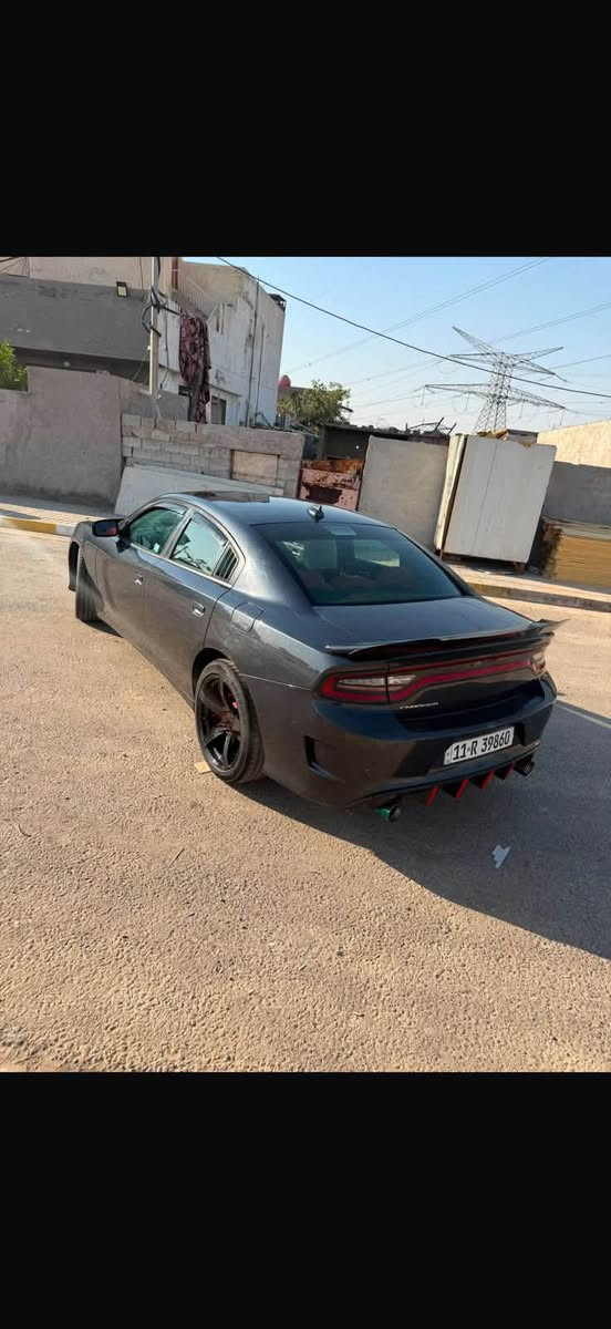 السلام عليكم   للبيع
جارجر موديل 2017  V6 
مواصفات ال SXT معروفه 
تبريد خير من الله 
السيارة مال جناي 
تخم تاير 
تخم ويل 
سماعات دمام سستم 
دوشمه جديده 
داخل كامل لد ترحيب كامل 
السياره ادامه كاملة 
( كير.  محرك.   اكسل ) خير من الله جديد 
السياره نصبته ماشاءلله و مصروف عليه كلش اهواي 
رقم بغداد جديد 
بأسمي ثاني يوم تحويل 
مكان السياره بغداد الشعب 

السعر : 177 و بيه مجال كلشش بسيط
الرقم  ***********

