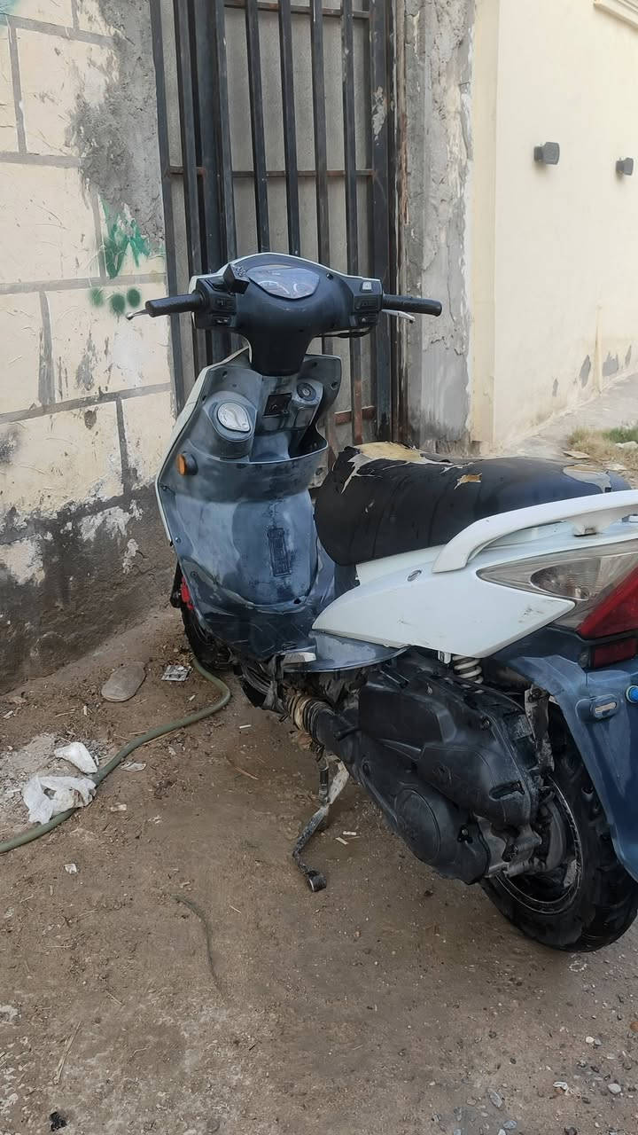لبيع دراجه مفتوحه مره واحده
سلف وكهربائيات شغاله كل دراجه 
مكاني كربلاء،بل حر 

رقمي***********
 دراجه نضيفه من دعمات 
رايدله ترتيب شويه
 وموجود خاص
