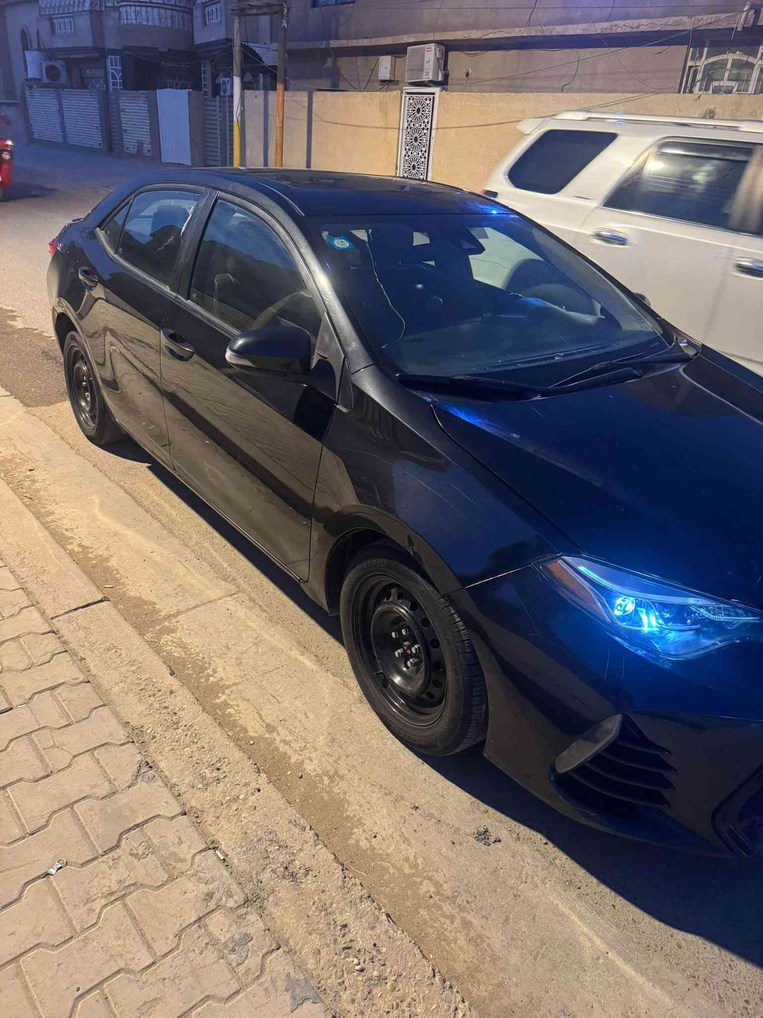 السلام عليكم كورلا  فئة SEموديل 2018للبيع
رقم بغداد،محرك 1800دوش السياره فول ماعدا البصمه حادث السياره فقط مقدمة البنيد (ايرباكات وشواصي سليمه كذلك الدواخل)بالعراق للجماليه صبغ 3قطع السياره نضيفة وصار خمس سنوات عند نفس الشخص كشنات جلد كير اوتماتيك كير ومحرك مكفولات صوار الحادث مرفقات مع الصور للتواصل *********** مكان السياره بغداد السعر 110 وبيه مجال

