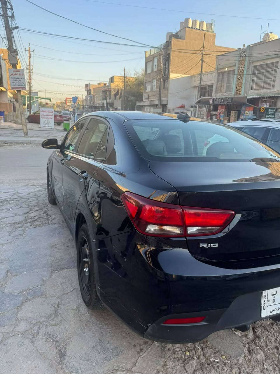 السلام عليكم
كيا ريو ٢٠١٩ 

سياره حلوه وجديده 

رقم بابل معوقين بأسم مره بكربلاء ماعدها اي مشكله بالتحويل او الوكاله وهيه بعدلها ٦ اشهر تصير حره 

حادثها جاملغ وبنيد نفسهن مصلحات 

وهنا باب السايق مصبوغ 

مكان السياره بغداد 
***********
