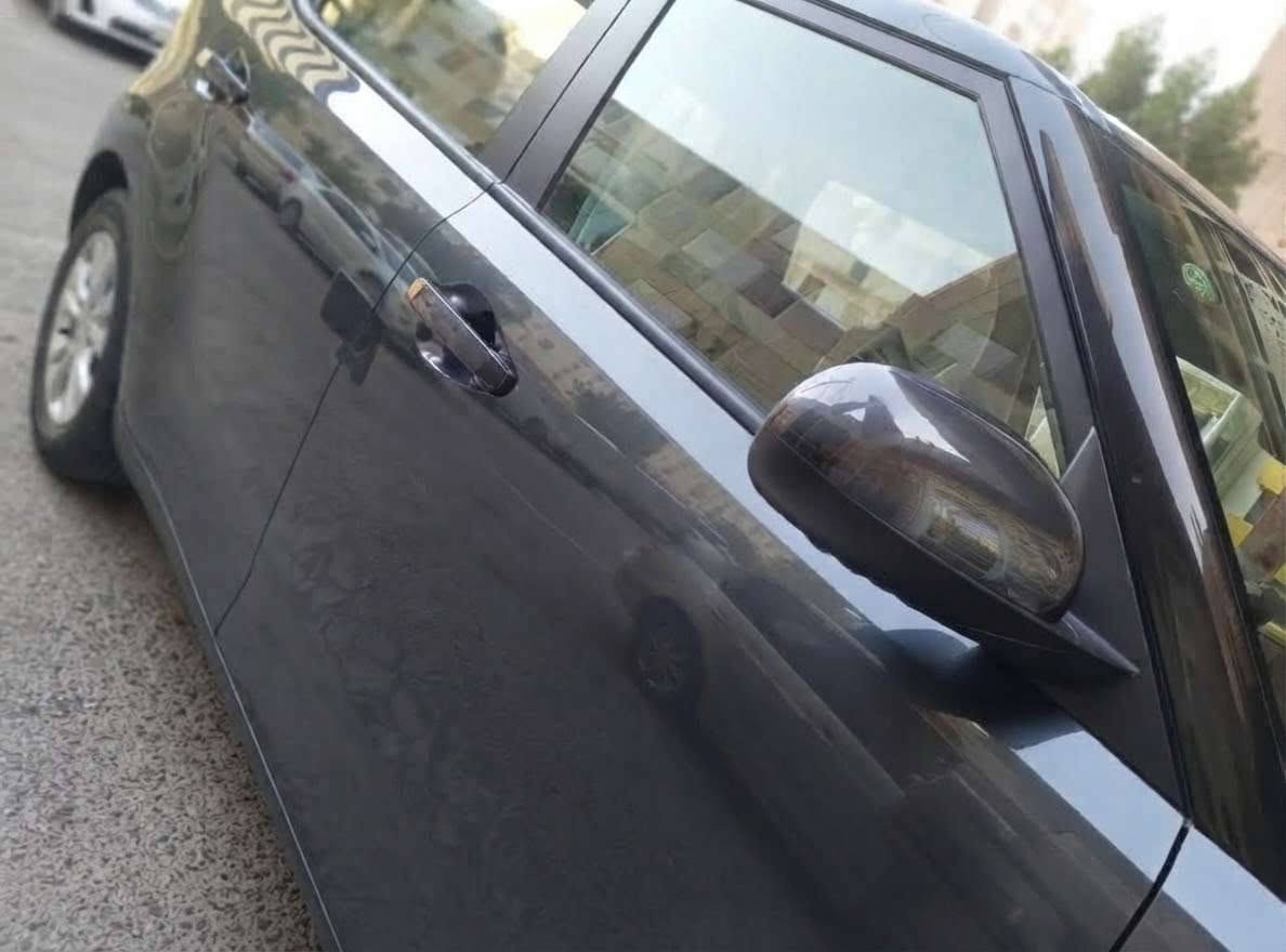 كيا صول LX موديل 2025 وارد أمريكي كامل مواصفات لون رمادي على وضع الشركه حادث بسيط جدا موضح في الصور رقم بابل السعر 180$  بيها مجال بسيط المكان بابل شارع 80 التواصل على الرقم المذكور أدناه. ***********
