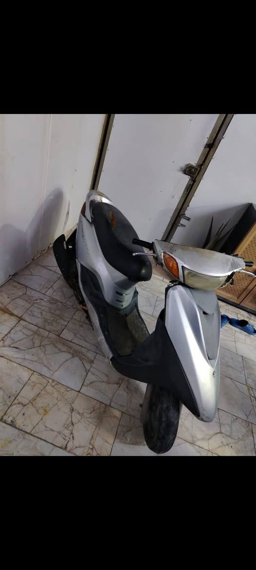سلام عليكم
بريز لايت عالي كابريته 
دراجه كفرات بلاد ختم واحد 
دراجه بلاد كلهة 
نقص باتري لو فيوز ماعرف 
دراجه هندر واحد تشتغل بكل وكت 
كاضميه مكانهة 
*********** 
425 وبيه مجال بسيط
