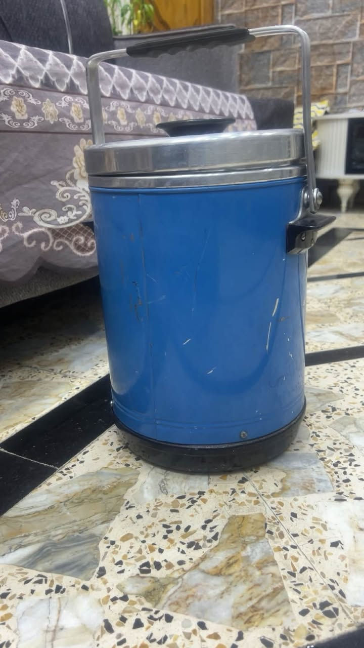 السلام عليكم ترمز أو حافظاة قديم بحالة جيدة العنوان بغداد مدينة الصدر ***********
