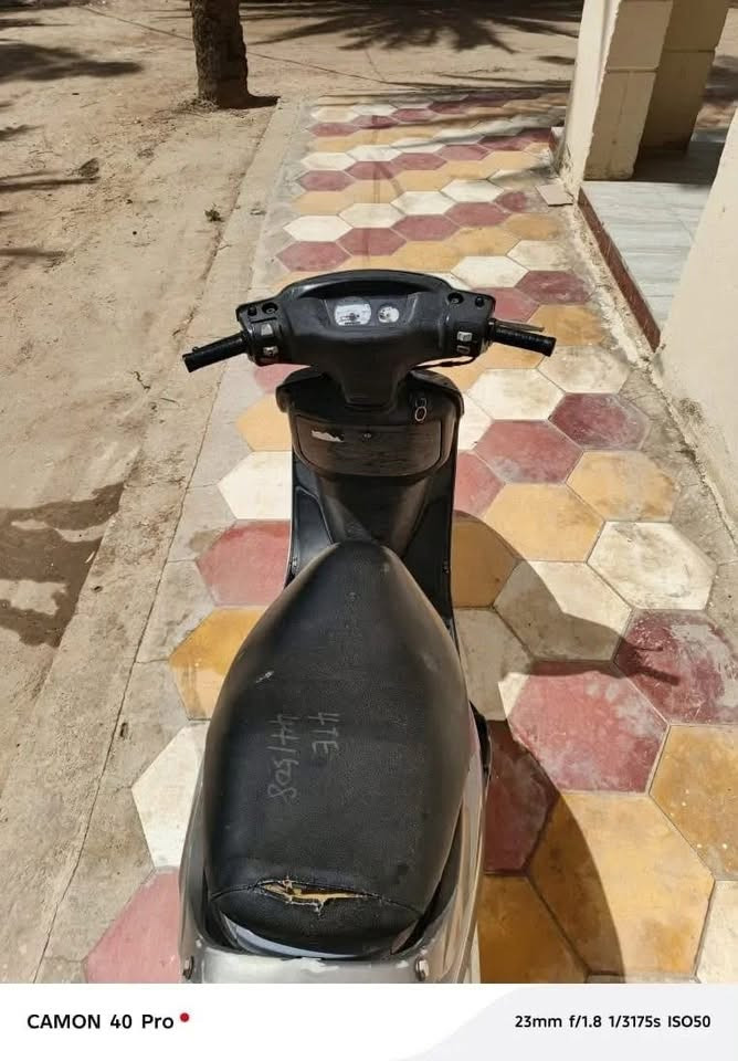 فراشه نثيه حاويه مامفتوح 
انضف من الصوره بهواي
سعر ٣٠٠الف الحمزه الشرقي 
واتساب ***********
