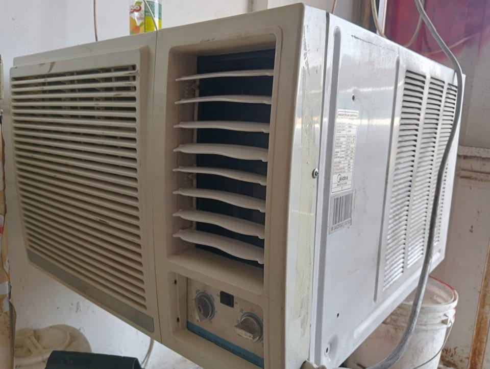 غراض مستعمله نظيفه للبيع سبلت 2طن جداري ومكيف 2 طن ومجمده كبيره وبلازمه عرض وبلازمه عاديه  الكل ع فحص للاستفسار الاتصال ع هذا الرقم *********** العنوان  بغداد الحسينيه خدمات مسقط قرب حسينيه الزهراء

