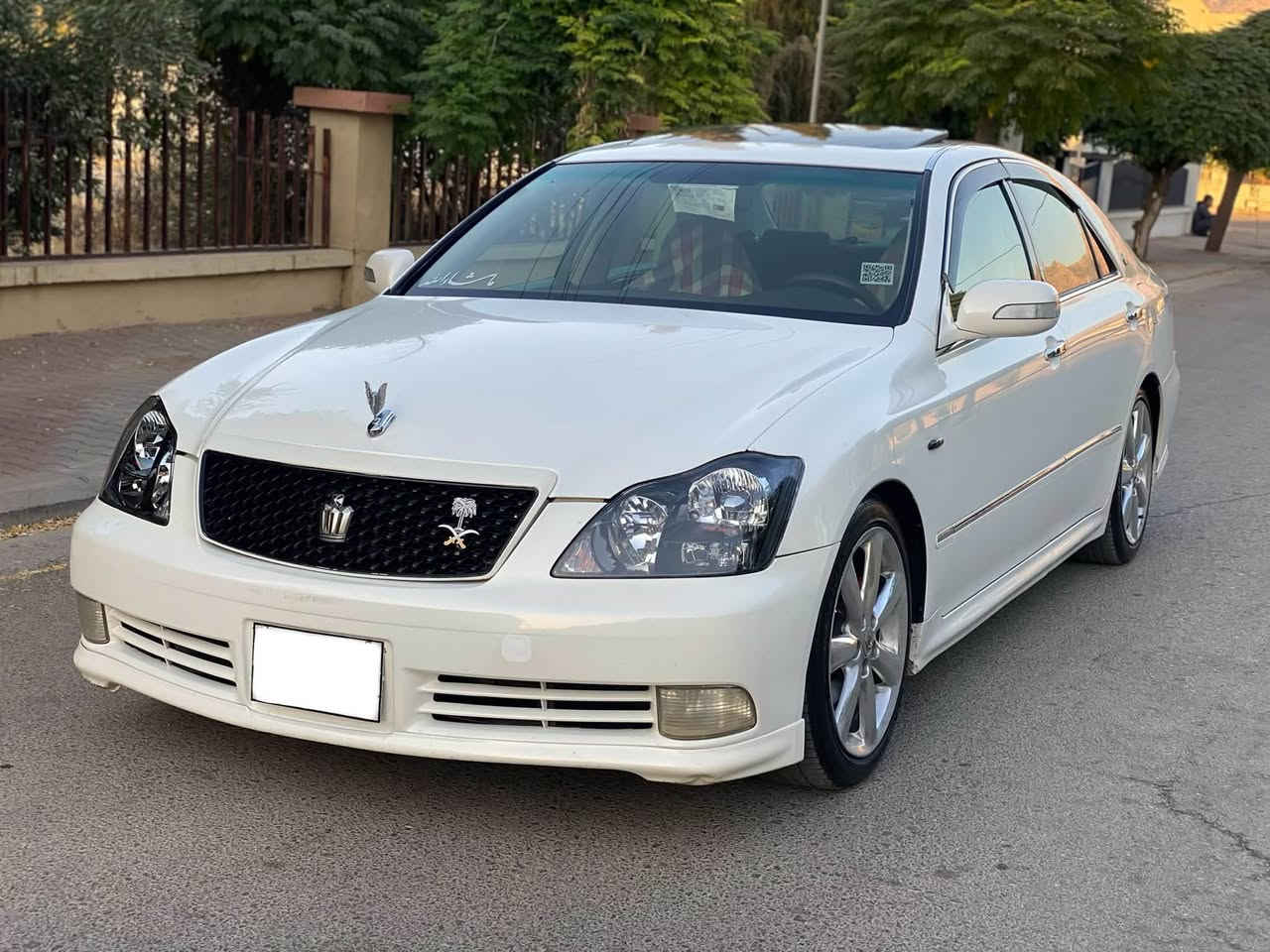 Toyota crown sport 2005
ساخ ساخ
مۆدێل ٢٠٠٥
یادی ٥٠ ساڵە 
٢ پارچەی ئەوروپا بۆیاخ
کۆدی هەیە و بارکۆدی وەرگرتوە
گێڕ و مەکینە گەورە ١٨٢
سەیارەکە لۆک لۆکە 
٣ دوگمەی فول
سڵایت
جڵد
هیتەر
ئاوێنە ئیشارەت
بلوتوزی بیلاد
کامێرا
لایت ناو ڕەش
عەتەری ١٨٤ لەسەرە
لەوی زەردی تۆمسی لەسەرە
٤ تایە و ویلی دینگەی ئیستیل لۆک
مەجموعە سوکان لێکزس زۆر نەرم 
هەر ٥ بەسمەی مەزبوت ئیشەکات
زۆر توند و تۆڵە هەر چرکەو ٣٠٠ دۆلار بڕە
گێڕ و مەکینە و هەموو گیانی بەشەرت 
نرخ ٨٥ معامەلە
***********
