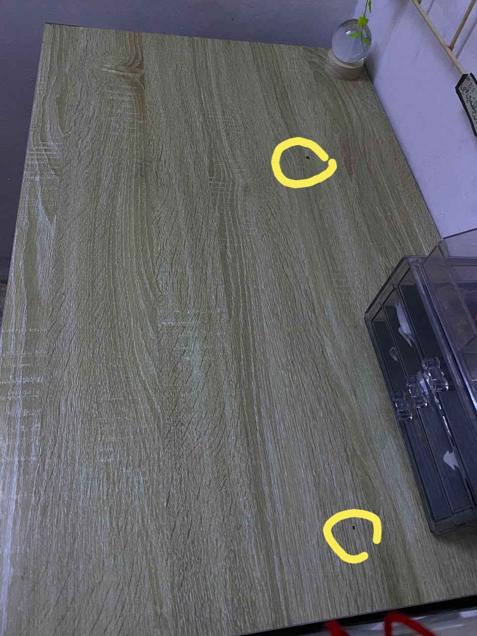 مكتب للبيع بسعر ٤٠ الف 
قوي جداً وخشبة متين ونضيف وياه مفاتيحه 
مجرد بيه خدشين  موضحات بالصورة 
العنوان بغداد حي اور 
الرقم للتوصل ***********
