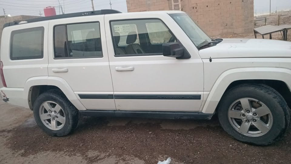 جيب كوماندار 2008 رقم بغداد
محرك 3700 سته سلندر 

محرك بي تبخير كير حداديه تبريد خير من الله 

مكان السياره البصره شط العرب

سعرها 85 وبيها مجال قليل 

مكلف بالنشر هاذا رقم صاحب السياره

***********
