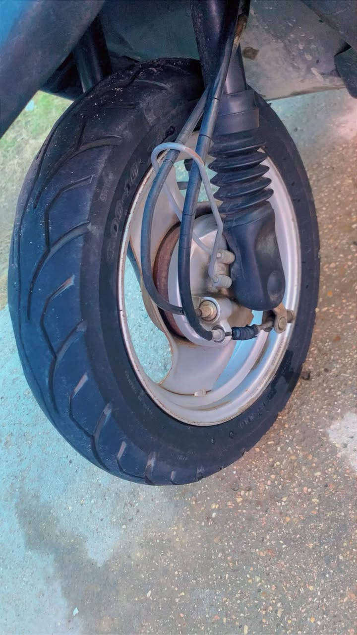 بيجي ٩ زروف للبيع الدراجة رمبة كامله وكفاله من كلشي لتسألني شبيهه نقص جاهزه من كلشي وجديده نقصهه الوحيد فقط باتري مالتهه خلصان كيجات عدادات كهربائيات محرك ستندر كابريتر بلادي بريكات فول زوج تايرات جديد معروف الرمبه شكد اسعاره 
معروضه ب ٢٧٥ مكاني بغداد الدورة شارع الميكانيك 
هـ-***********  موجود واتس اب فقط
