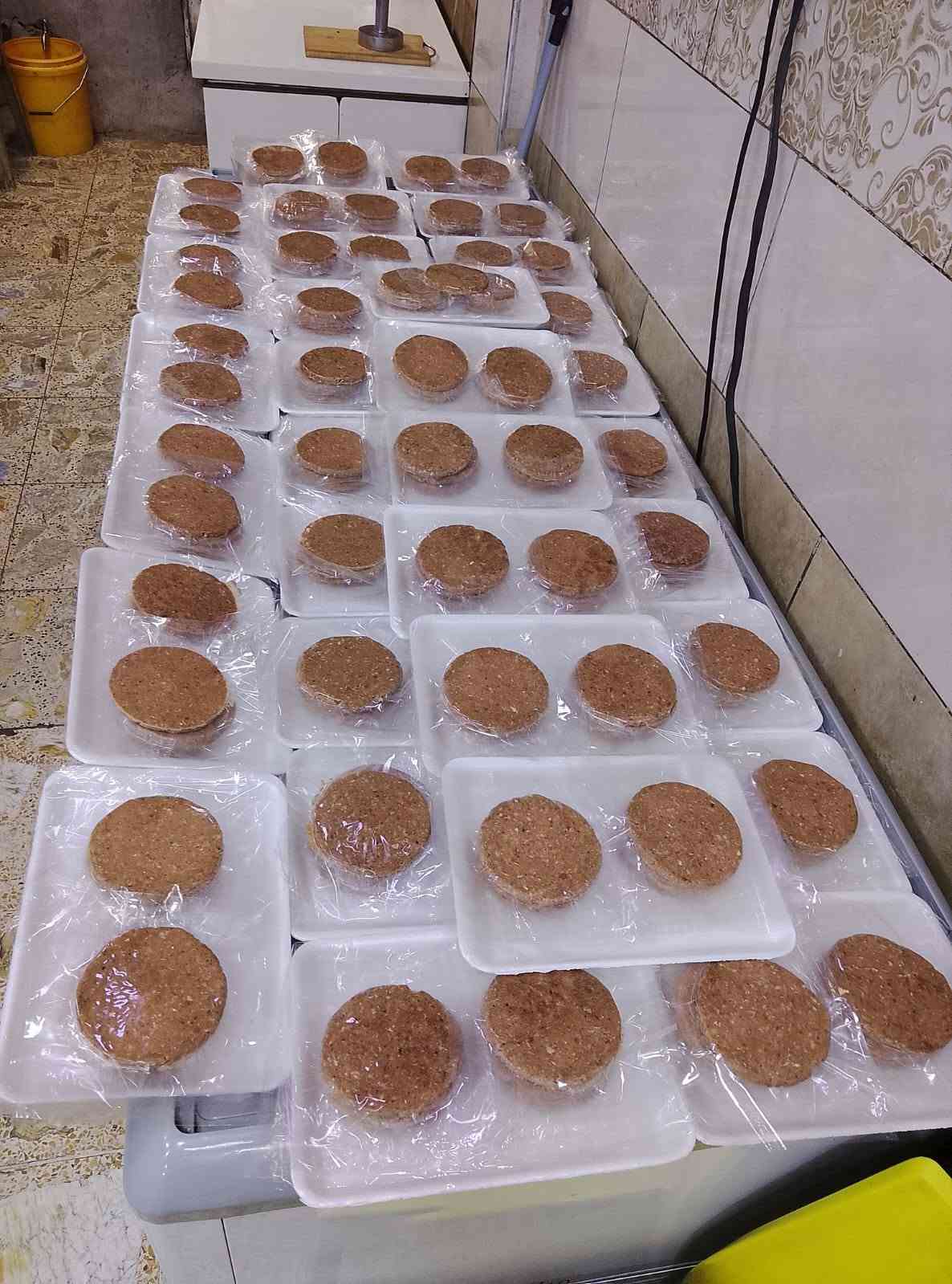 لحوم ومشويات عباس الكصاب همبركر لحم درجة أولى شغل ادينه يوجد توصيل داخل الزعفرانيه
***********
