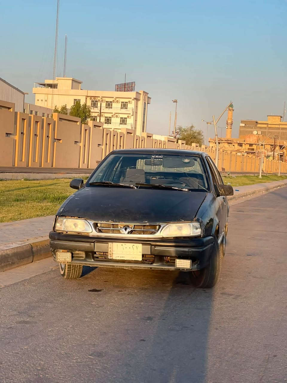 السلام عليكم 
رينو 19 
موديل92
رقم انبار الاماني سنويه عضم عاج
تحويل مباشر 
السياره كير ومكينه جدد
تخم تاير جواها نضيف 
حداديه بيه شمعه ولاستيكه بس والباقي نضيف
سياره قطاره مال بانزين ديرله عادي ماكو لا دونز ولا حماوه تخبل
السياره مابيه قطرت خويس ولا بيه ضريه 
لايتات اشاير سنتر لك جام كهرباء تاخذه وتترحملي 
السعر 14 وبيه مجال ل اخوتي الطيبين
ترهم مراوس 
***********
مكاني الفلوجه
