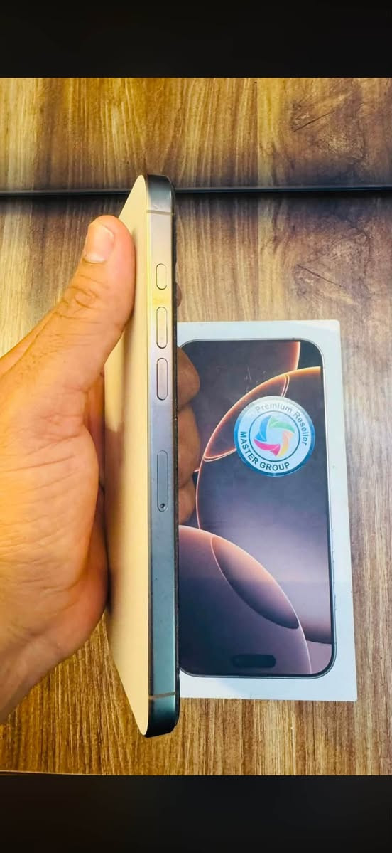 السلام عليكم ايفون 16 برو ماكس ذاكره 256بطاريه 89 مكفول للبيع مليون250  وبيه مجال قليل  رقم  ***********-مكان كربلاء طوريج

