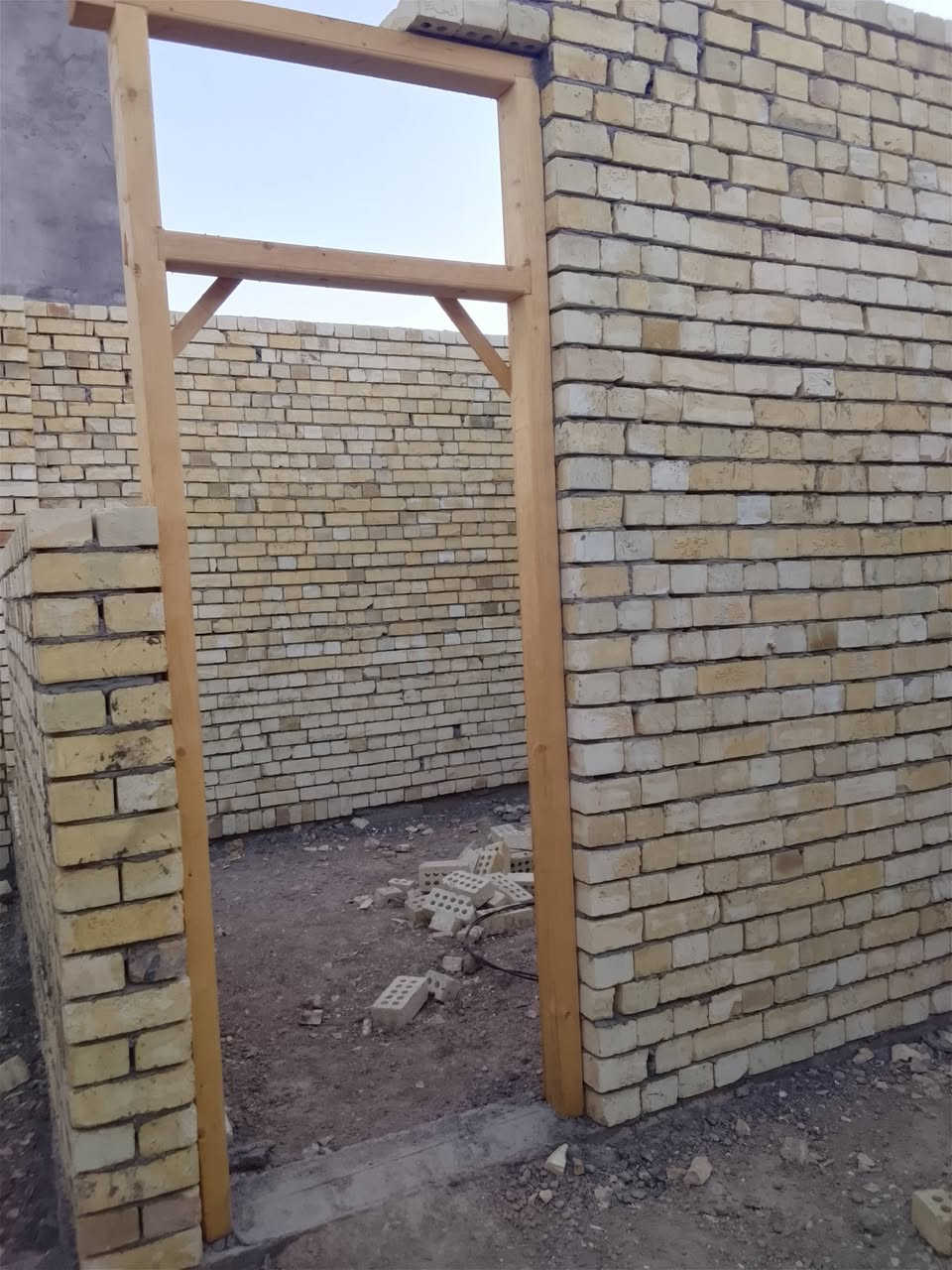 🏠 دار هيكل للبيع – فرصة مميزة
📐 المساحة: 100 متر مربع
🧱 البناء: طابوق درجة أولى
📜 الملكية: طابو زراعي – سند 25
📍 الموقع: مجاور مجمع رأس الخيمة الإنشائية
🚗 يبعد عن الشارع العام: 150 متر فقط

🔑 موقع مناسب وبناء جيد، فرصة تستحق المشاهدة.

📞 للاستفسار والتواصل:
***********

نص مكتوب في الصور:
- دار هيكل للبيع فرصة مميزة لمن يبحث عن موقع جيد وبناء قوي المساحة 100 متر مربع البناء طابوق درجة أولى الملكية طاببو زراعي سند 25 الموقع مجاور مجمع رأس الخيمة الإنشائية يبعد عن الشارع العام 150 متر فقط مجاور مجمع رأس الخيمة الإنشائية للاستفسار أكثر *********** فرصة لا تعوض