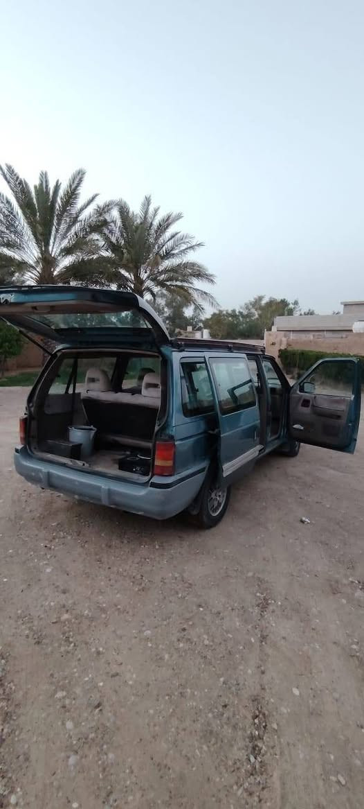 كلايزر رقم كركوك  موديل 1994 محرك 3000 كالوبر شاصي طويل السعر 38 وبي مجال  للاستفسار اتصال على الرقم ***********
