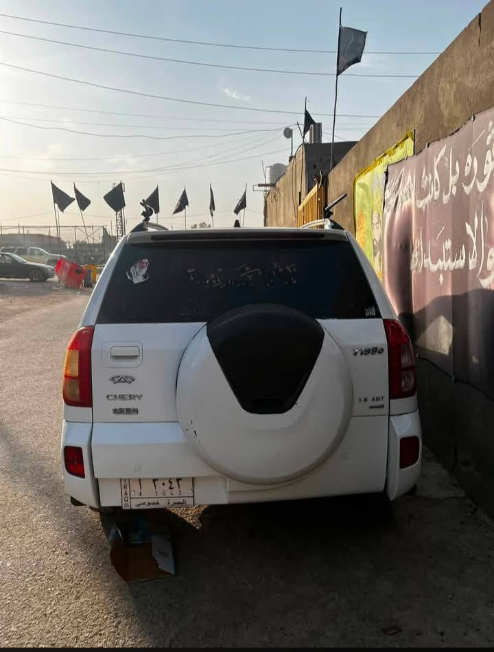 السلام عليكم سياره تيكو لبيع مكفول من جميع النواحي مصبوغة عام تخم تاير كير ومكينه مكفولات نضيفه جدا دوشمه جديده كلش حلوه السياره 2013 بس أمس غسلت المكينة وكامت اتخربط كلشي بيها شغال تبريد ويه السويج وهذا رقمي بيه واتساب ***********
