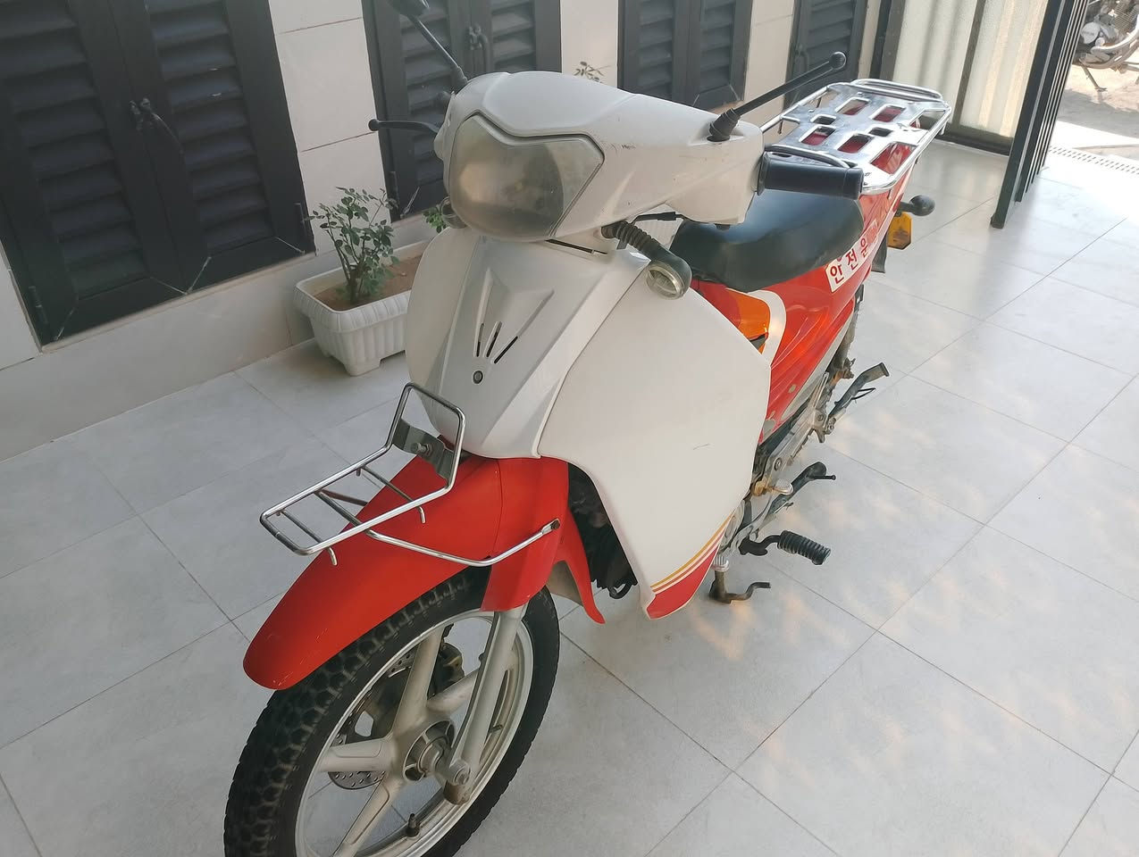 سرفيز لبيع نضيف نكره سلف 600 وبي مجال الاتصال عل ***********
