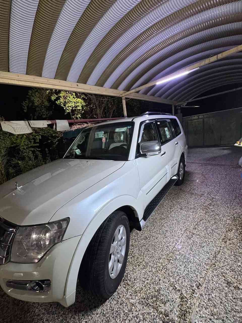 للبيع باجيرو 2018 حبتور
السيارة نظيفة جداً فقط بيهة طخة وعلى اثرهة مبدل الدعامية الامامية ولجاملغ الي جهت السايق بارد فقط غير هذا كلشي ما بيهة السيارة 
مواصفات:
ستة سلندر 3500cc
شاشة تبريد ٣ قطع 
سبعة راكب 
حساسات خلفية 
كشنات مخمل 
ماشية 104264km قابلة للزيادة 
السيارة بأسمي تحويل ثاني يوم 
اي غرامات ما عليهة رقم جديد سنوية جديدة
ادامة السيارة والتبديل الي عليهة:
صدر جديد
دبلات جديدة 
تصفير فلنجات 
تبريد ثلج 
فلاتر عامة كلهة مبدلة
دهن كيلو واحد ما يتأخر عليه 
دهن الكير مبدلة ب80 الف كيلو 
دهن بريك مبدل 
لايت زنون عالي 8000w
السكن منضومة لد 
الناصي 4500w
كلوب ما بيهة نقص 
عندي سونار الهة كامل 
كير ومحرك كفالة من كلشي برغي ما مفتوح بيهم 
تخم تاير نص عمر 
منظومة التبريد الراديتر ادامة الهة كاملة ومي راديتر اصلي 
السيارة نقصة فقط محول مازدة امامي جهة السايق 
رقم السيارة اربيل بأسمي اني احولك ثاني يوم 
مكان السيارة بغداد حي اور 
رقم الهاتف ***********
رجاءاً مو شراي لا تتصل 
اسف على الاطالة وشكراً

السعر 🟩 190 وبيهة مجال

