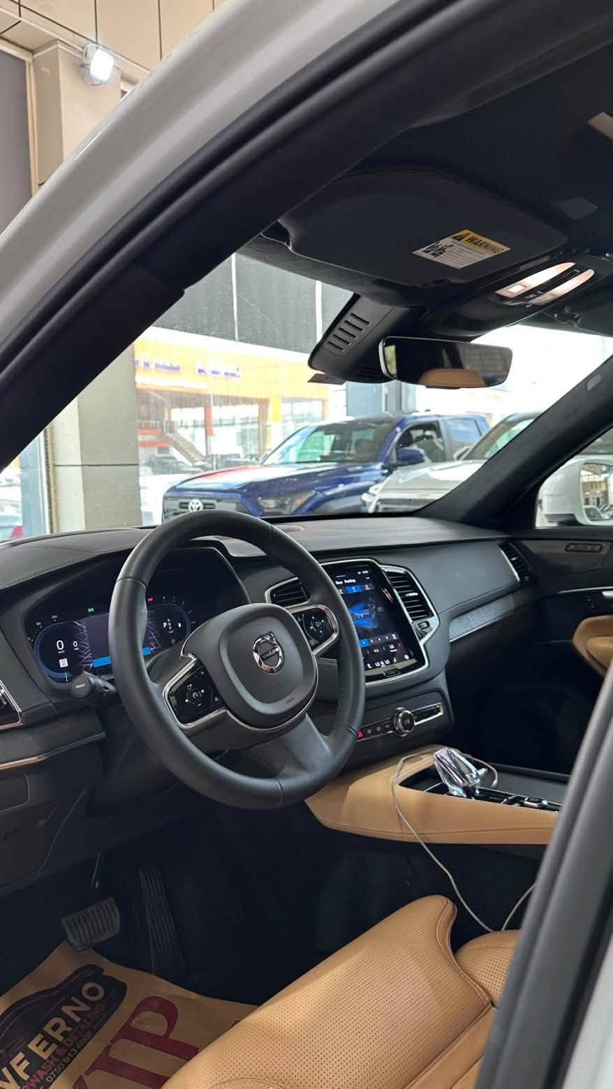 VOLVO XC-90 UlTIMATE FULL OPTION 2024
سعر : 42,500$ 
ماشية 22,000 مايل 
مواسفات فول فول : 
داتاشو-٥كاميره -پانوراما-رادار-جه گ-سماعه هرمان كاردون - لايت دايناميك -شغال-پردة - ٣ مقعد-صندوق شفت - داخل قيسي-كوشن هيتر و تبريد - كوشن مساج كوشن خزن - عينه رادار - دبل اكسل - شاشه مزن - داخل ليد - تبريد مركزي 
ملاحضة :  بدون صبغ ١ PDR بل جاملوغ خلفي 
مكان سيارة زاخو 
YV4062PF7R1172356

***********
