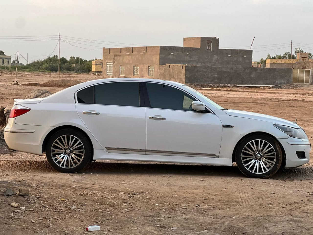 هونداي. جينسس. موديل 14 خليجي فول مواصفات  جديده جدآ  مال بيت 
لون
 ابيض صدفي رقم شمالي   تريد وكاله   تريد مداور.
 حاضر  اني
فتحت سقف
بصمه تشغيل
بصمة ابواب 
بصمه جنطه
فول تحكم ستيرن 
كاميرا  دواره 
شاشه جبيره 
برده خلفيه 
جام مدبل عزل تام للصوت
جام اوتو 
حساسات خلفيه اماميه 
داخل بيجي مطعم بصاج
 كير و محرك 
وحداديه  مكفولات 
محرك   جديد  كفاله  
تبريد ثلج  3 قطع 
 كير  جديد كفاله 
4 تايرات جدد قبل 8 شهر شادهن
ويل كادينزا  19 
باتري جديد
حداديه  اماميه خلفيه كله جديده صار 3شهر مبدلها
 جميع  بلكات  اصلي وكاله 
 حساس كرنك جديد.وكاله 
فيتبم جديد. وكاله 
ادامه كامله لمنظومة الوقود والمجول والحساسات 
ماي راديتر زيتي امريكي 
لايت زنون عالي ناصي 
 الخلفي led 
صرف وقود جدا قليل حالها حال ال4سلندر 
ترايك 200 من بصره لا ربيل 
سيارة جاهزة ع اخر حبه 
ع ايد وحده 
مال بيت بالخير ع الياخذها 
❤️سونار مرفق بالصور 
السعر 133 وبيها مجال قليل 
المكان السماوة
‏‪***********‬‏
مكلف ب النشر اتصل ع الرقم 
--------------
