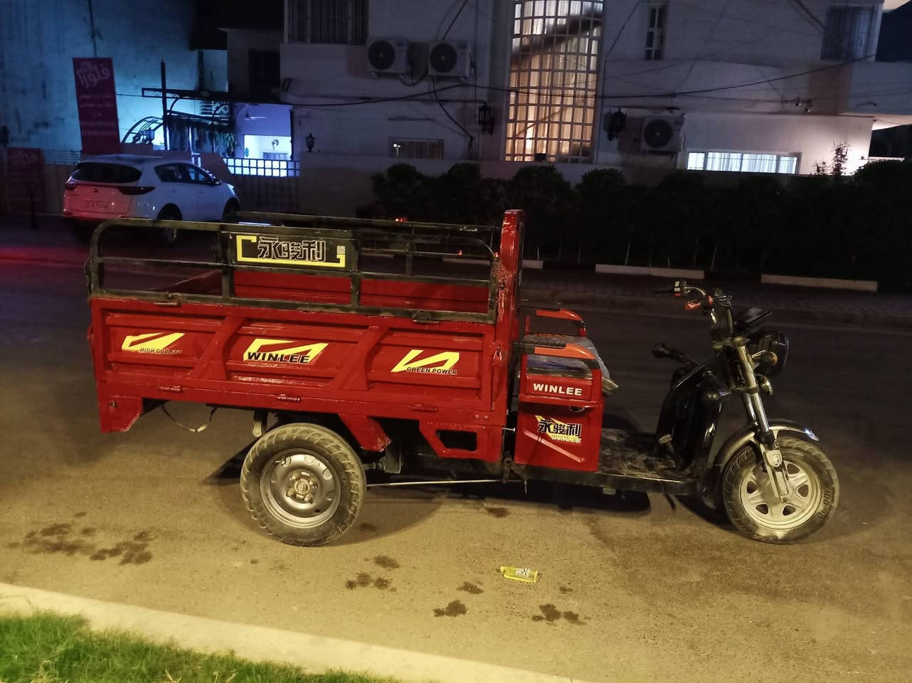 سلام عليكم ستوته شحن للبيع نضيفه  عدد البطاريات خمسه كلشي شغال بيه السعر 750وبيه مجال العنوان بغداد الوشاش *********** واتساب ورصيد
