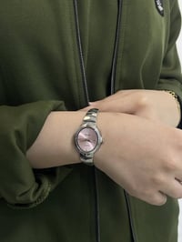 ساعة نسائية • مينا وردي • سوار فضي