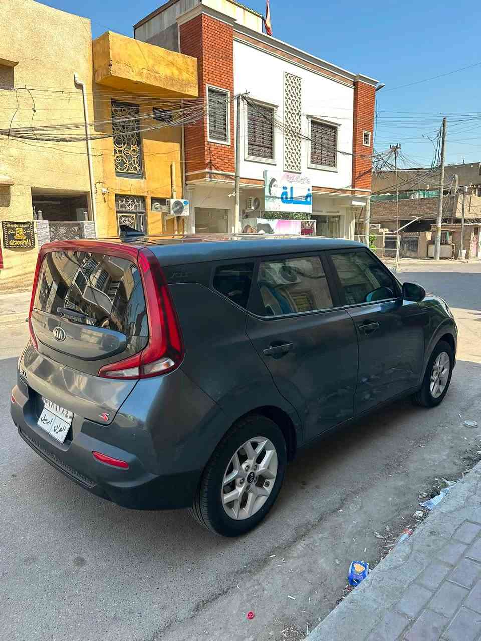 كيا صول 2020 وارد امريكي
مواصفات s المعروفة 
صبغ قبق الجنطة والدعاميه الامامية فقط 
حادثها موضح بالصور الجاملغ الامامي نفسة اجة وياها وانشد بدون تبديل 
السياره داخلة ماشية 12 الف ميل وهسه 17 الف ميل 
جديده جانت متروكة وشرط المشي حقيقي 
تحكم ستيرن 
كامره 
شاشه 
رادار جانبي 
رادار امامي 
جاهزه بدون نقص 
رقم اربيل باسمي 
مكاني بغداد الغزالية 
***********
السعر 125 وبيها مجال بسيط
