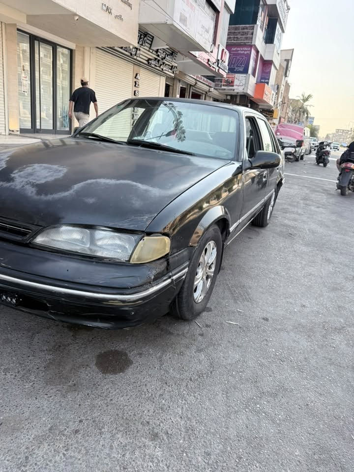 السلام عليكم ورحمة الله وبركاته
دايو برنس موديل 1994 (رقم بغداد)
السيارة جاهزة نكرة سلف وترايك وين ما تريد.
 المحرك والگير: مكفولات (محرك 2000 مفتوح).
 البدي: صبغ بلاد بدون ضربة وبدون أي خياس (موضح بالصور).
 الكهربائيات: شغال كامل من الدعامية للدعامية لايتات جدد سنتر لوك للأبواب الأربعة وجام كهربائي شغال.
 باتري جديد (مشدود قبل أسبوع).
 تخم نوزلات وبلكات جديد.
 فيت بم وبريكات جدد.
 صدر أمامي جديد وستيرن جديد.
 تايرات نظيفة بحالة ممتازة.
الداخلية:نظيفة ومرتبة وموضح بل صور 
دچبول مابي فطور ونظيف 
والصرفيات:السيارة ماتصرف قطرة دهن ولا مي والبانزين صرفها ممتاز وحلو 
 اوراق السيارة: باسمي (تحويل ثاني يوم) هزة جديدة.
العنوان: بغداد
السعر: $3,300 (وبي مجال بسيط للشراي)
الرقم: ***********
