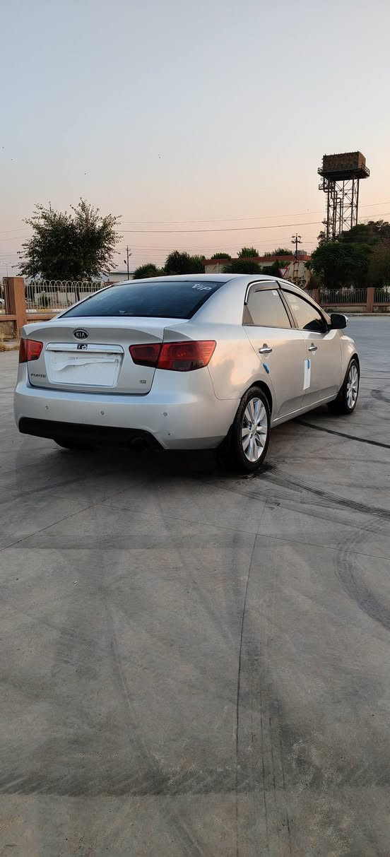 سڵاو 
KIA SERATO
مۆدێل 2011 بڕاوە کۆدی هه یە بەشەرت گێڕو مەکینەی بەشەرتی فیتەر سەقف بەشەرت کەفەر بەشەرت شەنسی بەشەرت بەسمە کاوێنە ئیشارەت جلد هیتەر حاسە ساڵنساگەورە ئاوینە کارەبای گێڕ عادیو تۆماتیک کارە بای بەشەرت ABS بەشەرت دەعموو لێدراو بەشەرت سەقفی وەک شوشە وایە چاڵو شخوتی نییە ناوی وەک شەریکەماوەتۆ کامل مەسرەف کراوە دیناری مەسروفی نییە چوار تایەی  تازە خایساتی،نییە شوین هه ڵەبجەی تازە ***********
سعر 43 مەجالی برایانە دار بنديهكان, السليمانية
