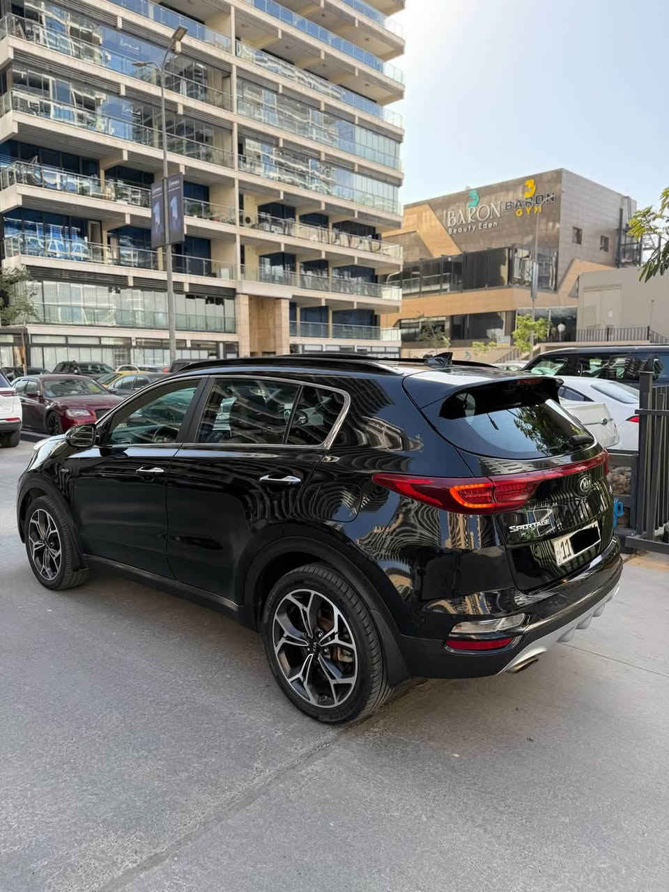 (( بلااااش بيع مستعجل 158 ورقه )) 
سبورتج Sx 2022 الوحيده بهاي المواصفات اعلى من Gt
استيراد كندي مكينه 2000 
السياره فول الفول بانوراما كراسي اثنين كهرباء صندوك كهرباء جلد بصمه تشغيل عن بعد 
حادث السياره بنيد تبديل 
كير مكينه شواصي مكفوله 
(( كراسي تبريد وتدفئة امامي وخلفي )) 
ماشيه 70 الف تخم تاير جديد ونظيفه السياره باسمي رقمها بغداد عنوان بوابه العراق المنصور 
***********
