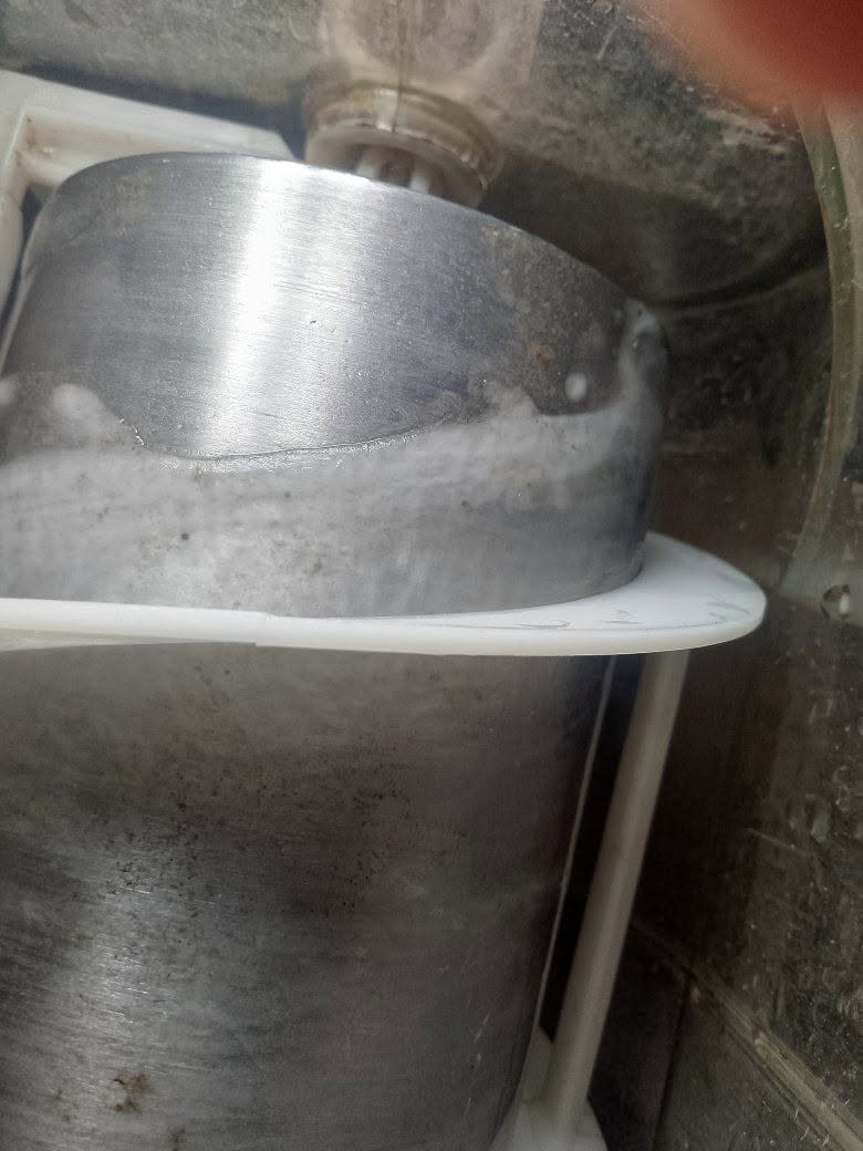 للبيع اجهزة مرطبات ازبري يثلج شغال عدد2 سعر الواحد4ورقة ***********
