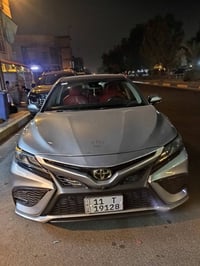 كامري 2018xse فول مواصفات بنراما كشنات كهرباء  قطعتين تبريد  داخل احمر...