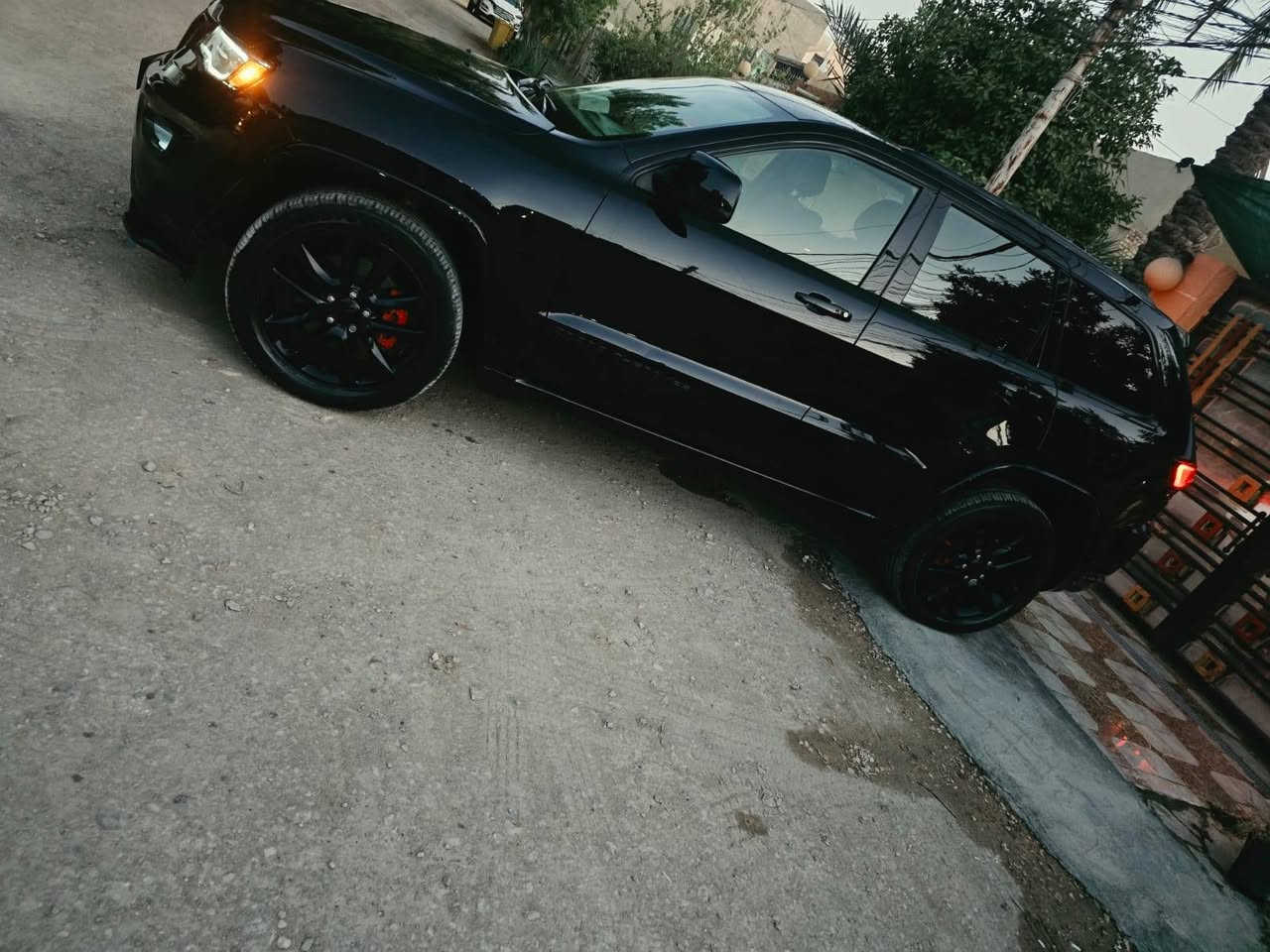 السلام عليكم
 جيب كراند شيروكي وارد امريكي  2021  BLACK TOP
رقم بغداد تحويل مباشر 
حادثها بنيد وجاملغ مبدلات شركه 
 فول للاخير عده الفتحه
رادارات اماميه وخلفيه وجانبيه
توقف ذاتي تحديد مسار توقف عن بعد
كشنات جلد  كهرباء  وتدفئه وتبريد  
السياره كير ومكينه وحداديه كفاله عامه ونظافه 100./.
السياره ما تصرف عليها الف 
السياره مغلفه PPF ضمان ١٠ سنوات 
نشرة  داخليه VIP

سعرها 215$  وبيها مجال

مكاني بابل
***********
