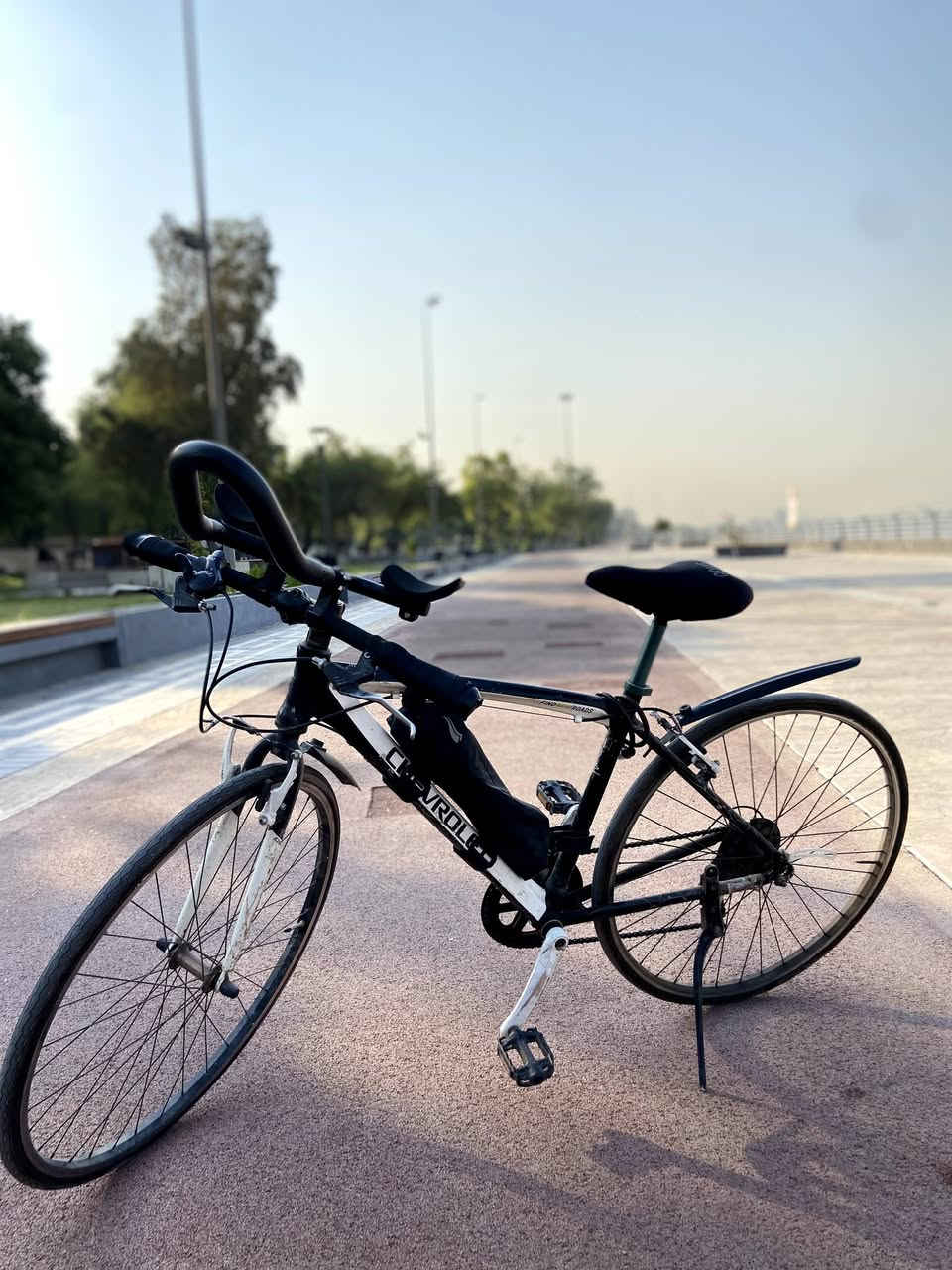 بايسكل للبيع c700 FIND NEW ROADS ترحال امريكي  شركه شيفروليت(CHEVROLET)
(هيكل مضلع) مابي اي نقوصات مخزون فتر، عليه اضافات (كشن سبورت بوري لون مميز /ستيرن ثلاثي/جاملاغات رفيعه)،
(ويل حجم 28)
السعر 200 الف بي مجال بسيط
مكاني بغداد المشتل شارع المطبگ
تواصل واتساب ***********
