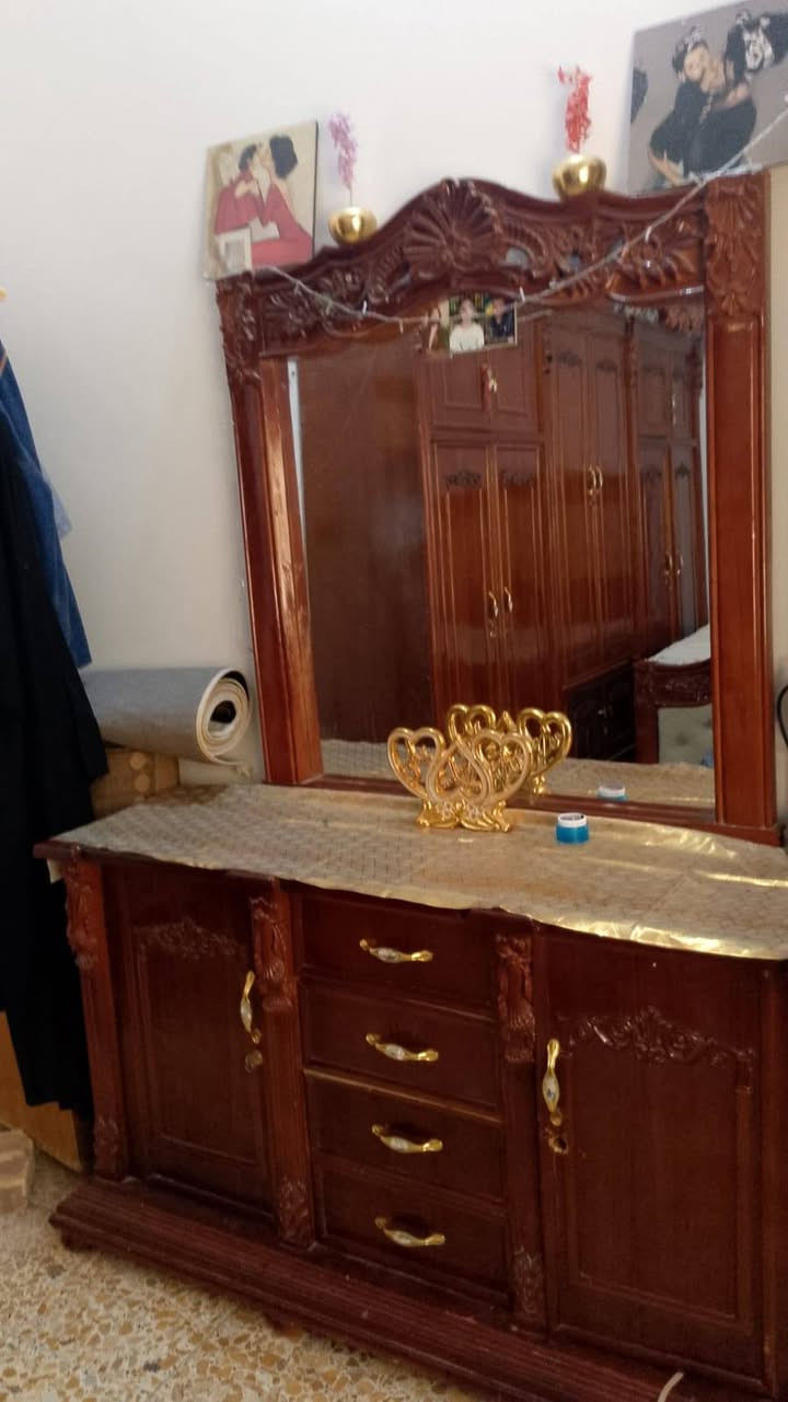 سلام عليكم غرفه صاج عراقي اصلي الثقيل يعني نضيفه كلش ب800بيها مجال مكان الحمزه واتساب ***********
