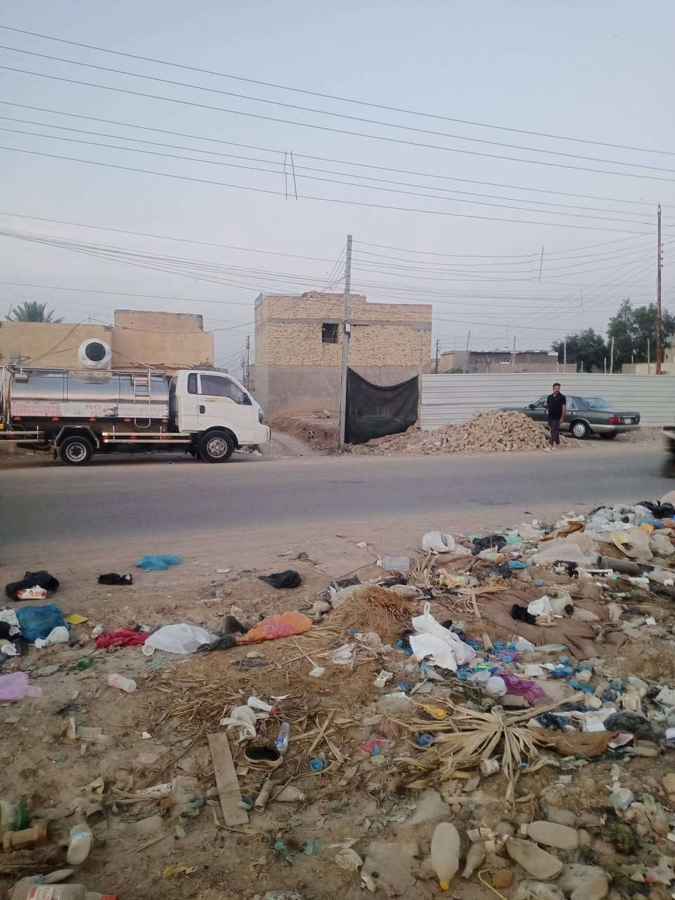 اسلام عليكم قطعه للبيع مساحه 200 المكان بغداد جسر ديالئ العريفيه قرب تل الرشاد قطعه بصف الركن السعر 22مليون وبيه مجال بصيط وخدمات الماي ولكهرباء  الستفسار عل رقم***********
