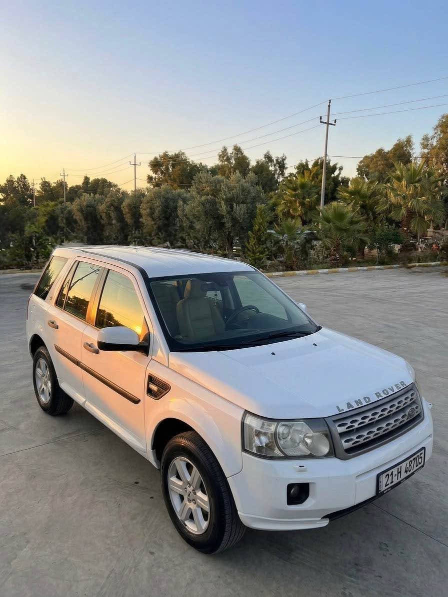 Land Rover 2012 🇬🇧🥇
رەقەم سڵێمانی سەنەوی تا٢٠٣٠مانگی ٩ نوێیە 
بێلێدران بێ بۆیاخ بەناو کردن بەشەرت 
مەکینە ٣.٢،v6 ،٢٣٠/هۆرسپاوەر 🐎
تەبڵ ئەکسل کارەبای🛘
گێر تۆماتیک و عادی ٦ گێر 
تەبرید ساردو گەرم لەگەڵ سویچ
5مۆدی ڵێ خورینی هەیە و کامیراو حاسەیە 
بەسمەیە سوکان ڤۆڵیوم aux /CD/  تەعدید سورحە
سندوق شەفتە هتد مواسافاتی زۆرە باس نا کرێ.
جوار تایە و ویلی لۆکی لەژێرە گێرو مەکینەی بەشەرت تازە سێرڤس عام کراوە یەک دنک مەسروفی تێدانیە/تکایە گەر موشتەری نیت بێزارمان مەکە بۆ ماعمەلە یان نامە بنێرە یان تەلە فۆنبۆ ژمارە مۆبایل ☎️(***********)وەتسئەپ و ڤایبەری لەسەرە، Singapore
