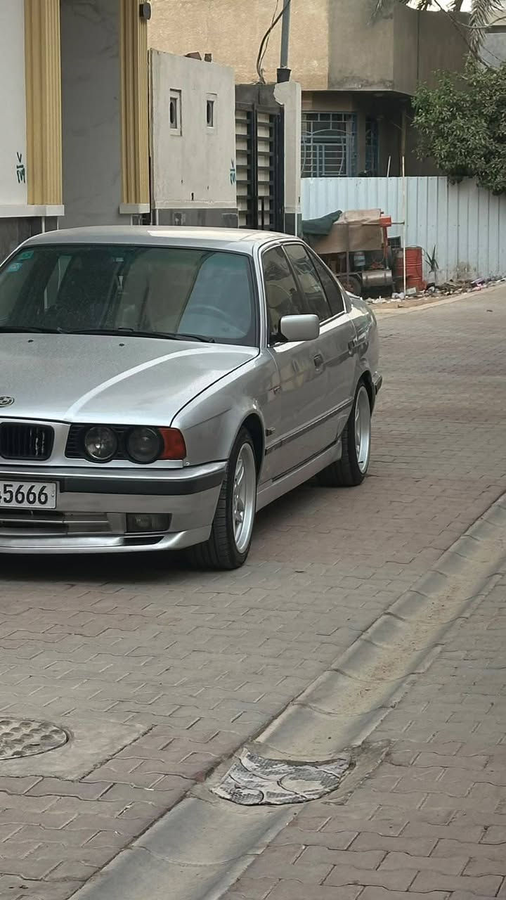 بي إم 525 • ١٩٩٤ • رقم بغداد