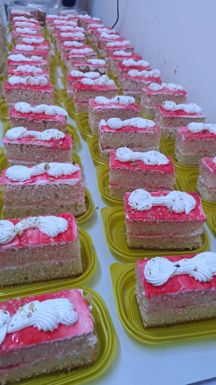 🎂✨ فتحنا الحجز على كيك فرحة زهراء ✨🎂
متوفر قطع مناسبات بتغليف أنيق ومرتب، مناسبة للأعراس، الخطوبة، أعياد الميلاد، التخرج وكل مناسباتكم الحلوة. 💐
📍 الموقع: الشعلة - الغزالية
🚚 توصيل مجاني للطلبات المشمولة بالعرض.
📞 للحجز والاستفسار: ***********
🌷 شغل بيتي بطعم يفتح النفس، وجودة تخلّي فرحتكم أحلى. أهلاً وسهلاً بطلباتكم.
كيك معجنات الغزاليه
