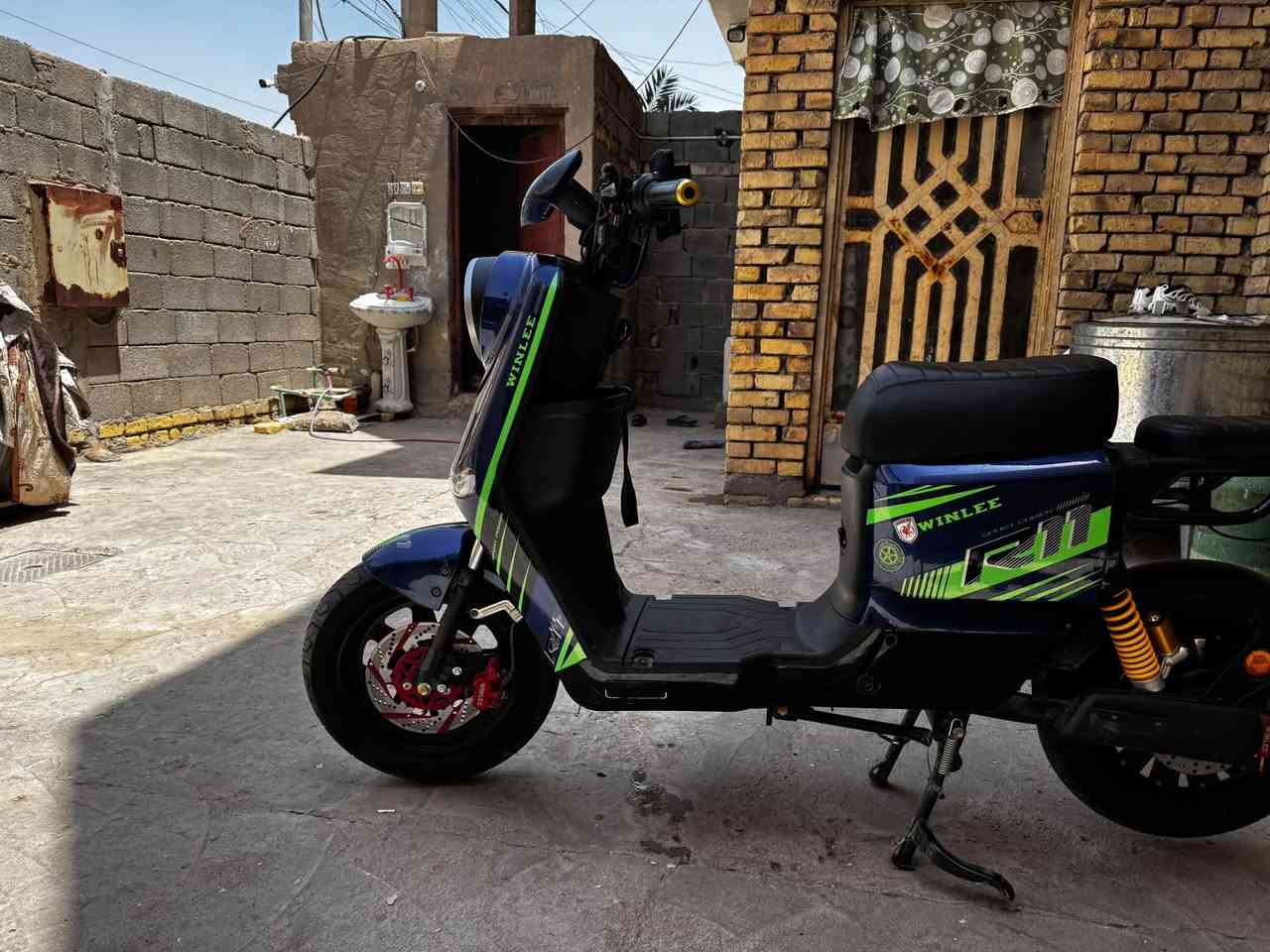 السلام عليكم R11 نضيفه استخدام قليل كامل ملحقات
لتواصل ***********
