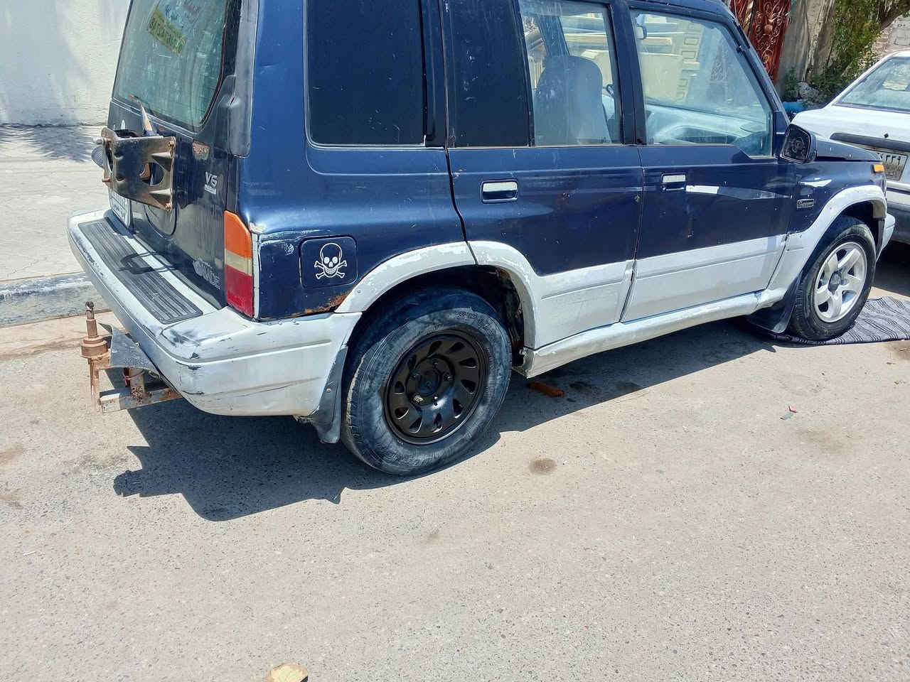 سلام عليكم جيب موديل 95 
محرك وكير بلاد 6سلندر مكفولات 
تحويل مباشر كوم حديد نبيع
رقم بصره خصوصي
السعر 17وبي مجال
العنوان البصرة 
اتصال ***********
مكلف ب نشر
