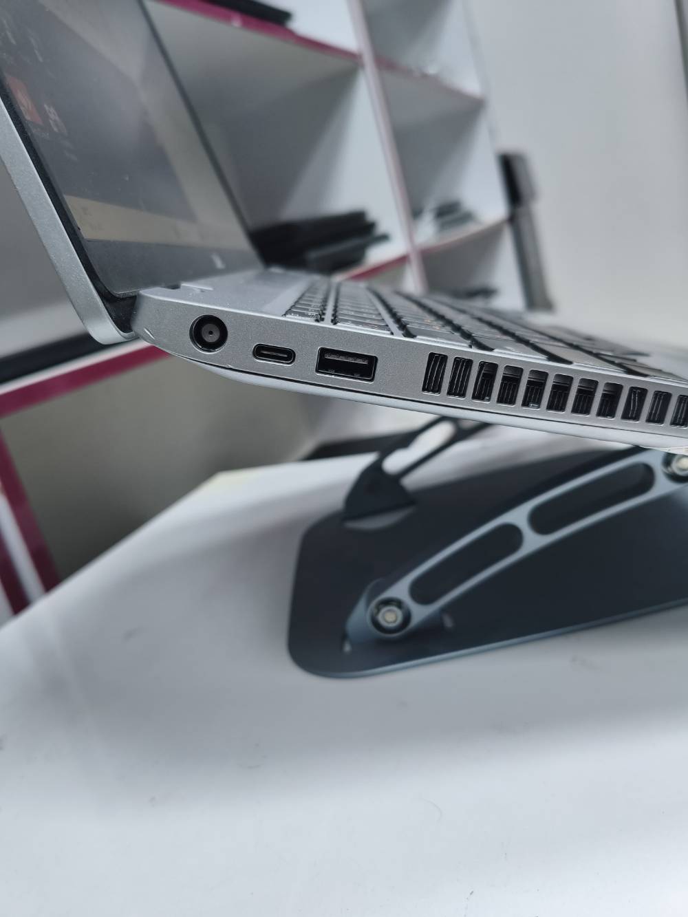 Dell Precision 3551 • i7 الجيل العاشر • Quadro P620