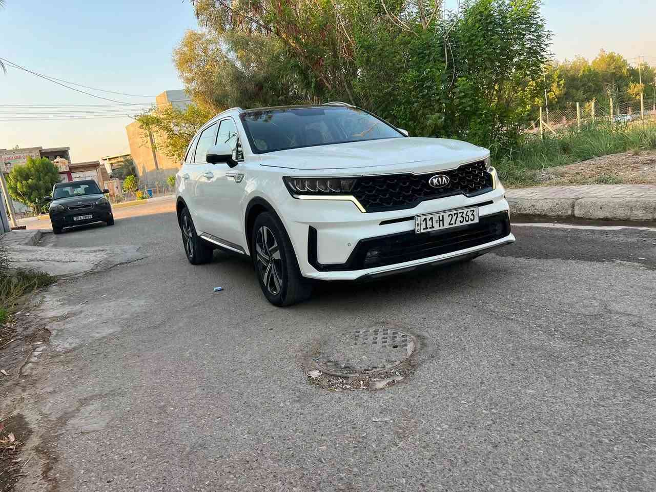 كيا سورنتو خليجي 
رقم بغداد الماني بسمي 
لون ابيض 
موديل ٢٠٢١
٦ سلندر ٧ راكب 
فوووووول مواصفات 1/1   4X 
بصمتين: تشغيل وتقفيل 
٥ كامرات جانبية 
فووور ويل 4/4
الباب الخلفي كهرباء 
مانع انزلاق وانحدار 
اكيورة بلستيرن 
شاحن وايرلس 
شاشة اعطال بلدشبول 
نظام سبورت ورياضي وعادي 
تشغيل عن بعد 
بنورمااااا طكتين جام 
هند بريك بصمة 
اوتو هولد توقف ذاتي 
نظام ايكو درايف 
كشنات جلد اصلي ملكي 
كشنات ٢ كهرباء 
كشنات تدفئة وتبريد 
كشنات الخلفية كهرباء 
شاشة كبيرة اندرويد 
شاشة الدشبول إلكترونية 
كامرة دوارة اصلية 
حساس امامي وخلفي 
مري شفط مع القفل 
تحكم استيرن فول 
حاكية: ابلوتوث: اوكس 
كيجات السرعة زئبقية 
شاشة الدشبول الكترونية 
تبريد ابيانو لمس 
تبريد ٣ قطع ثلج 
اضواء ترحيب بليدات 
علامة سورنتو بلدوسة 
اضواء دشبول ليلية
لايت اسود ٥ عدسات 
لد امامي وخلفي 
لايت زنون اصلي 
اشاير بلمري
يدات نيكل اصلي 
ويل اكروم ١٩ 
تخم تاير جديد لك 
ماشية ٤٩ الف اصلي من زيرو عدنة
سيارة مال بيت وجديدة على ايد وحدة من زيرو لحد الان 
كير ومكينة وصدر وحدادية وتبريد كفالة عامة 
بدون ضربة وتبديل واشخوط وبارد وصبغ ورصعات وتكحيل عدى صبغ بسيط بجنطة يم الرقم الخلفي 
الرقم الدولي الجديد/ هزة جديدة/ سنوية جديدة// البصمة الثانية ممستخدمة// كتلوكات الشركة موجودات 
السعر ٢٢٩$

***********
