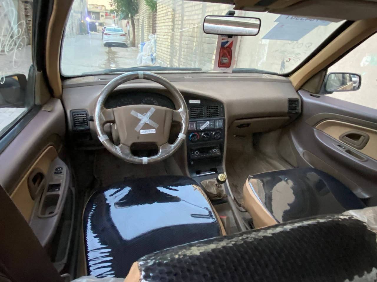 السلام عليكم بيجو لميس ٢٠١٥ للبيع رقم انكليزي مصفره السياره مكان بغداد الدوره للتفاصيل رقم ***********
