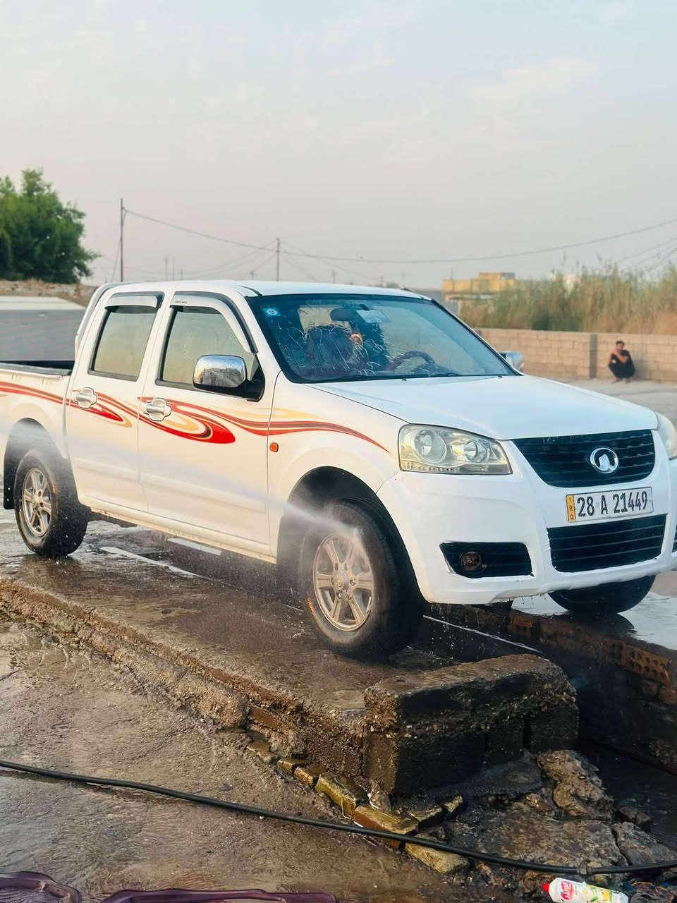 السلام عليكم
گريت ويل موديل ١٦ كفاله عامه من الضربه والصبغ والتبديل والخياس سياره جاهزه حداديه تخم تاير تبريد كير ومكينه واكسن كفاله دواخل لون احمر جديد سنويه ماصاقطه لل ٢٧ راعيها يريد مداور 
السعر ٨٥ وبيها مجال 
رقم الهاتف ***********
العنوان ذي قار قضاء الشطره
