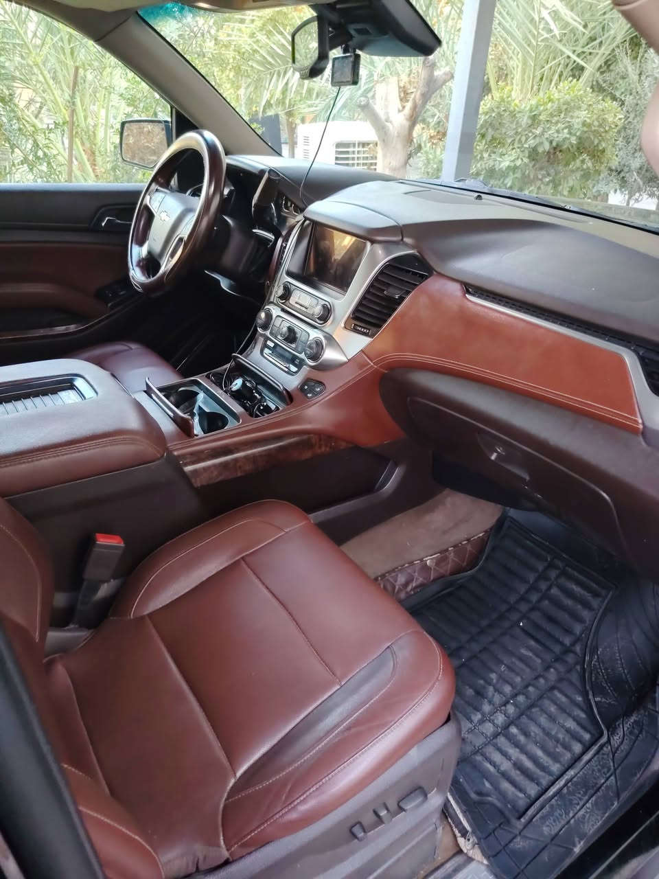 تاهو LTZ 2015 للبيع
السونار مرفق بلمنشور وصور الحادث مرفقه..
رقم بغداد بأسمي... السعر 290$
 للاتصال ***********
