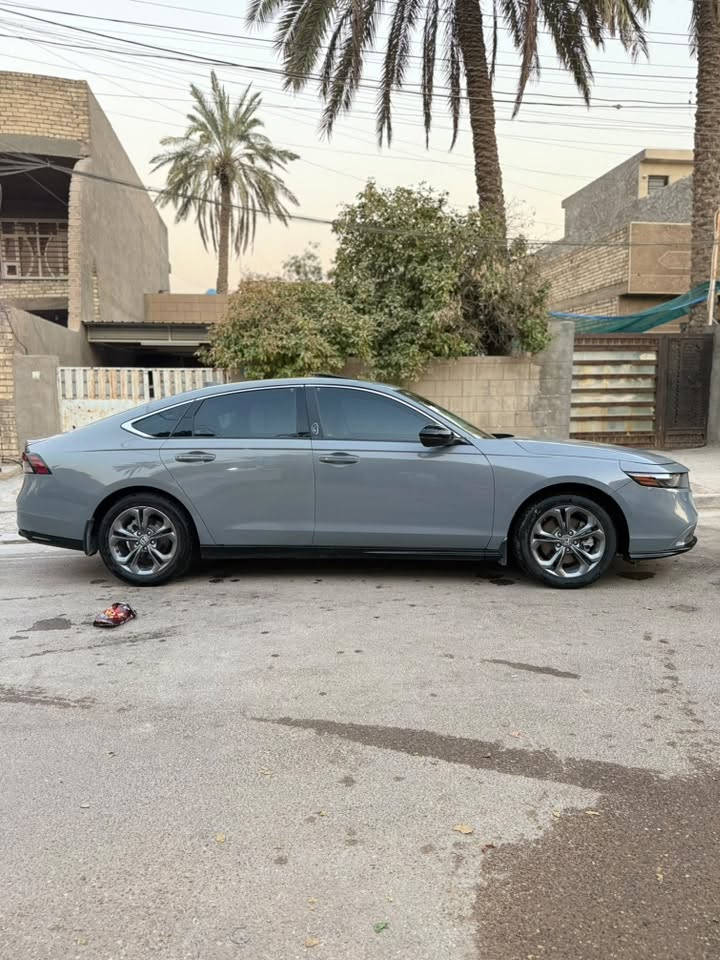 Honda Accord EX-L 2025 للبيع
 الموديل: 2025
 الفئة: EX-L (أعلى المواصفات)
 الرقم: أربيل
 السعر: 195 ورقة ($19,500) - قابل للتفاوض البسيط
 المكان: بغداد - العامرية
تفاصيل السيارة والمواصفات:
 الحادث: ضرر بالباب والجاملغ امامي يمين )
 الأيرباك: أيرباك الاستيرن مرجع كبسولة بشرط العمل والتصليح النظيف
 المواصفات العامة
كشن جلد 
خزن الكشنات 
تدفى كشنات 
 تظليل كامل
 كشنات جلد كهرباء
 فتحة سقف، 
شاشة كبيرة، 
كاميرا دواره 
وحساسات امامي خلفي 
 بصمة تشغيل ودخول ذكي
 المحرك،الكير ، والشاصي بشرط الفحص والفرز
 الوضع العام: السيارة جاهزة للاستخدام تماماً وما تحتاج أي مصروف.
للتواصل والمعاينة:
اتصل على الرقم: ***********
مكان السياره بغداد العامريه
